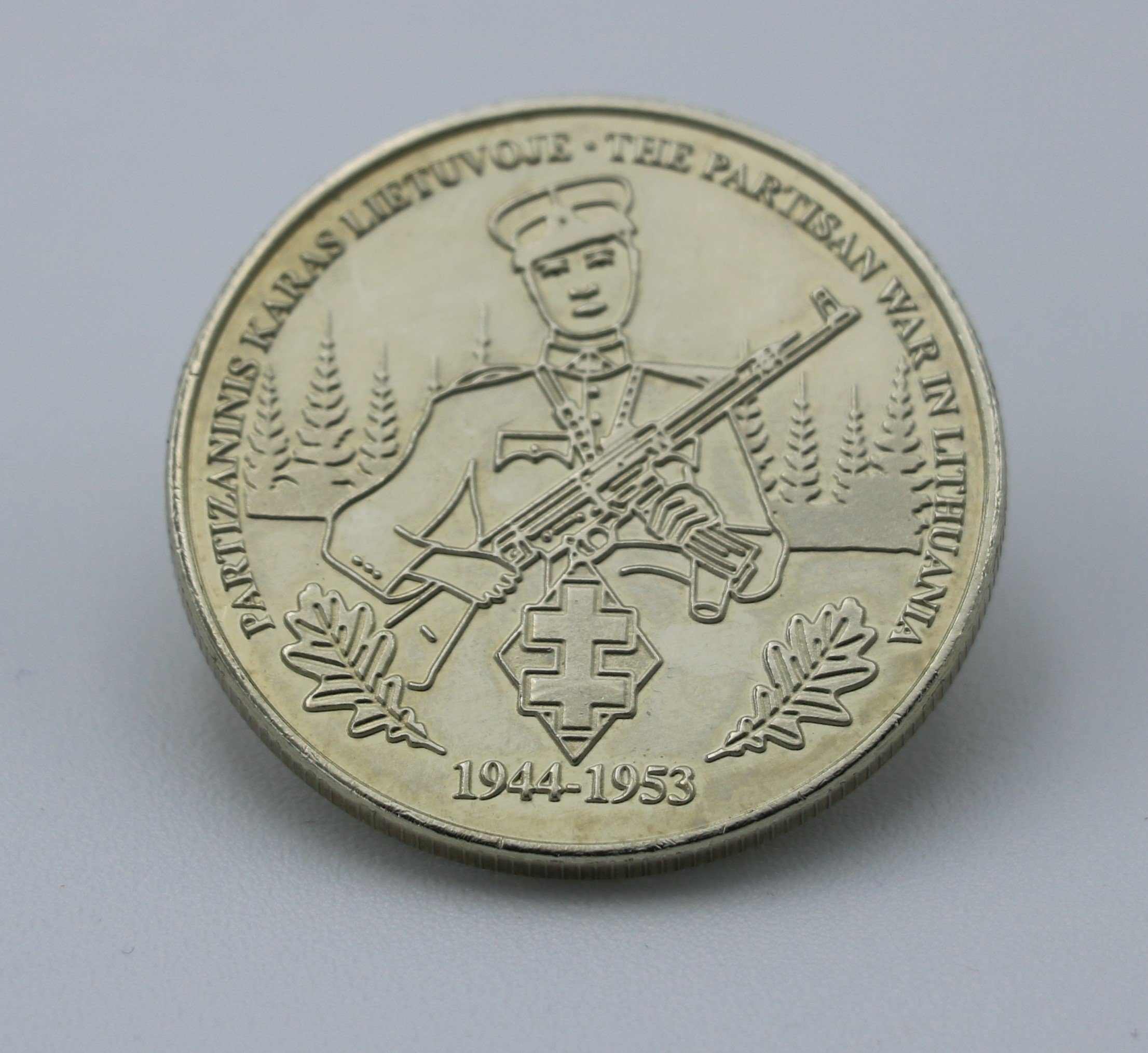 Medaille aus Litauen zum Partisanenkampf 1944-1953 (Museum Berlin-Karlshorst CC BY-NC-SA)