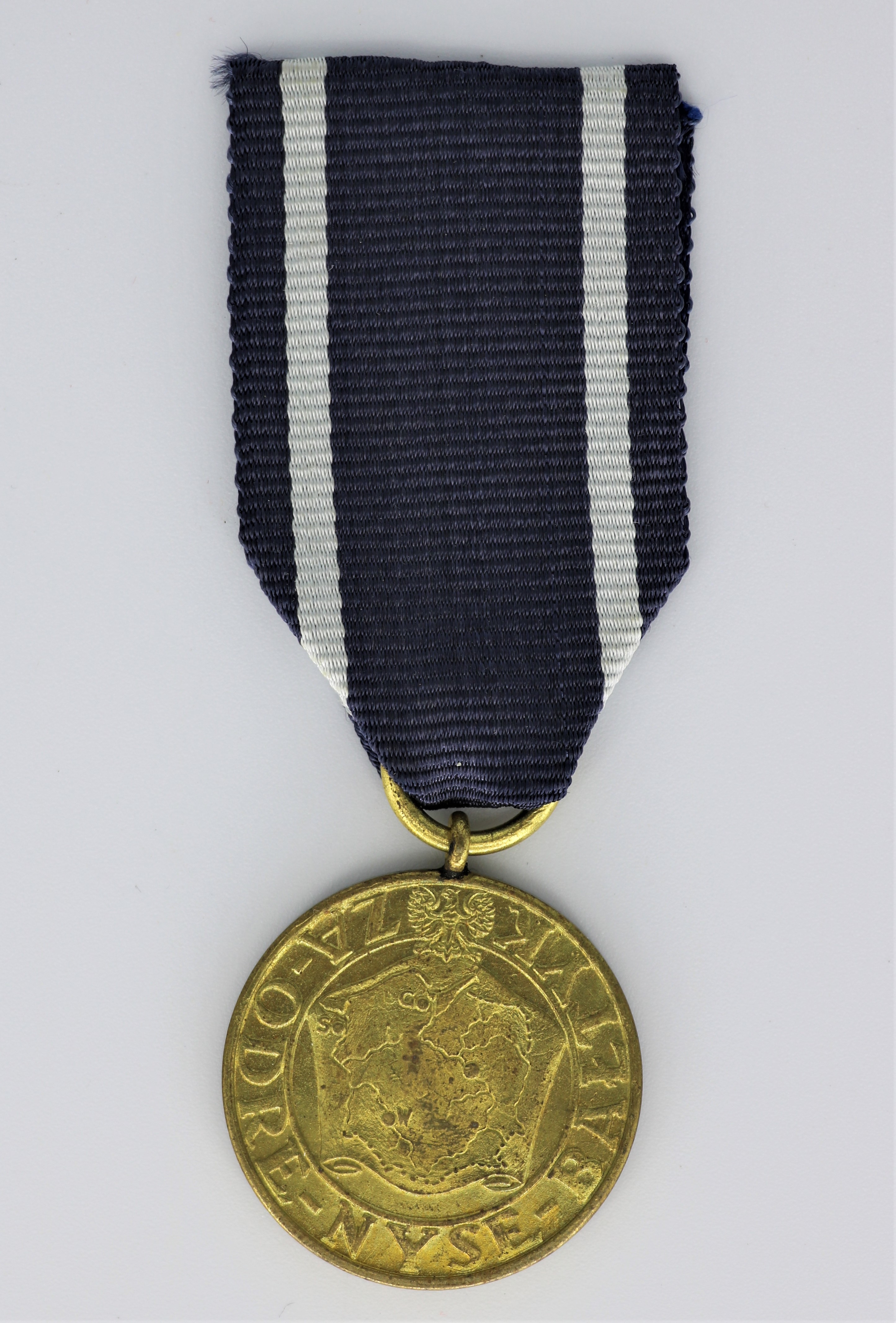Medaille: Für Oder, Neiße und Ostsee, polnisch (Museum Berlin-Karlshorst CC BY-NC-SA)