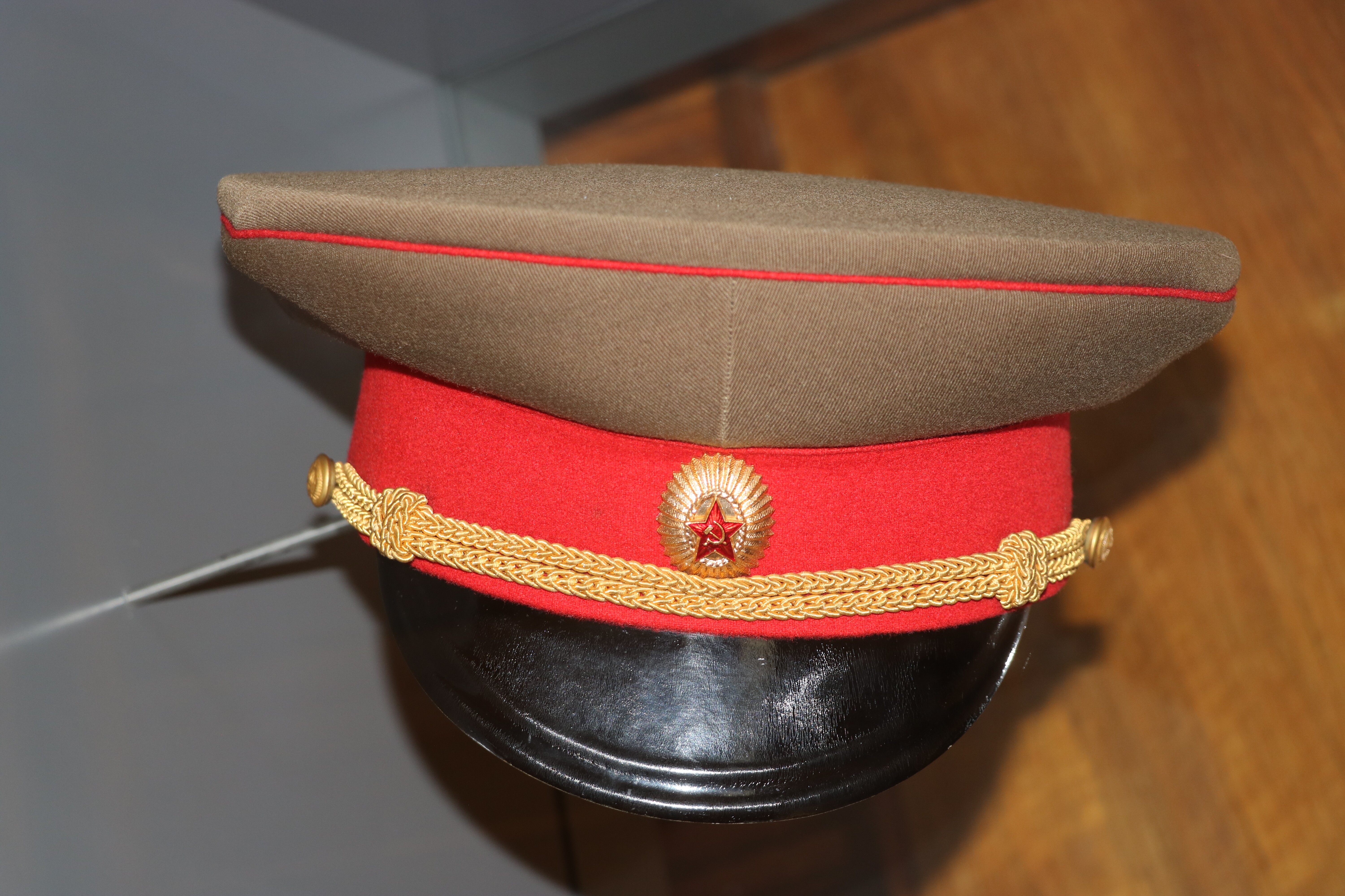 Schirmmütze Marschall Shukows, G.K. (Deutsch-Russisches Museum Berlin-Karlshorst CC BY-NC-SA)