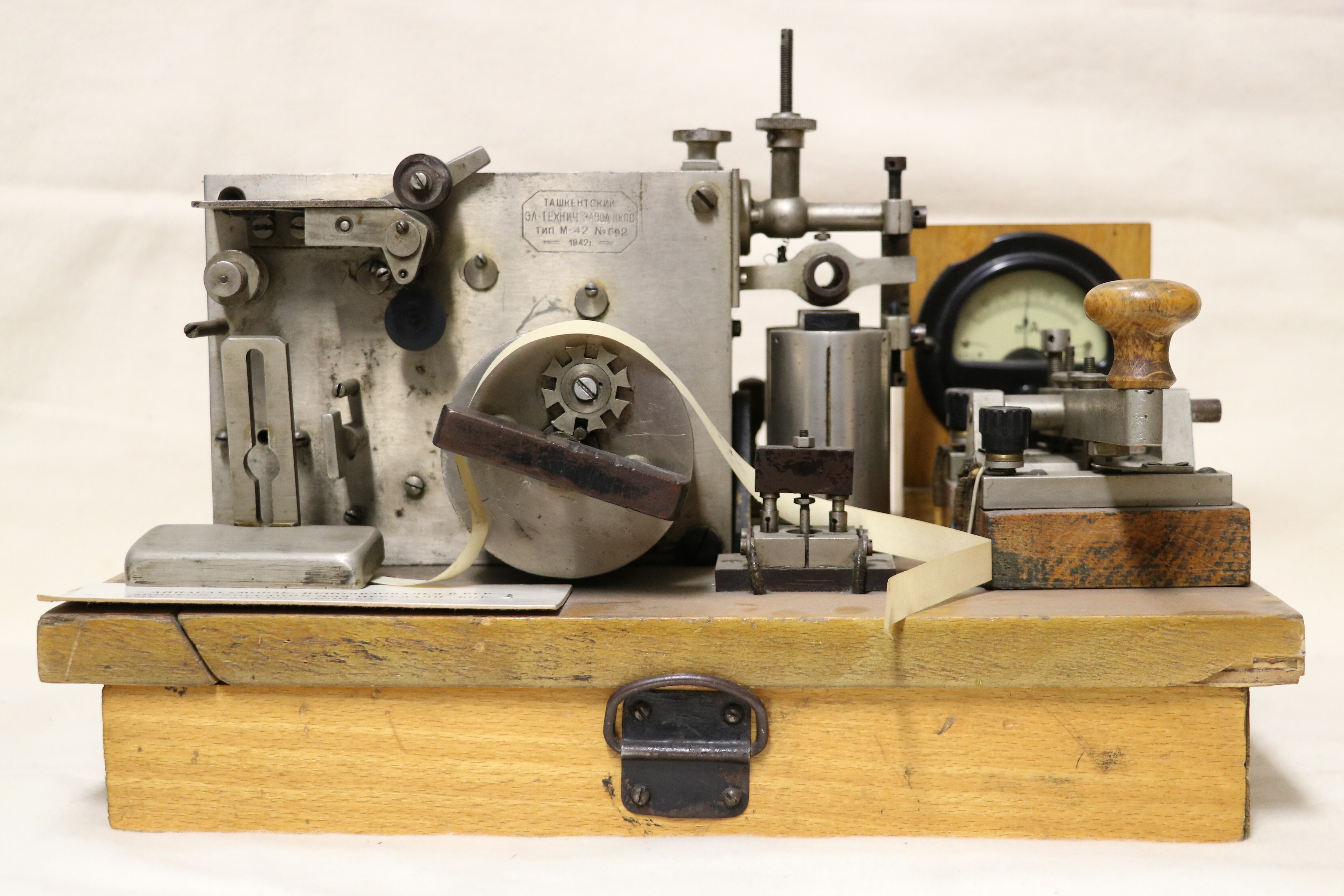 Morsegerät: Modell M-42 (Museum Berlin-Karlshorst CC BY-NC-SA)