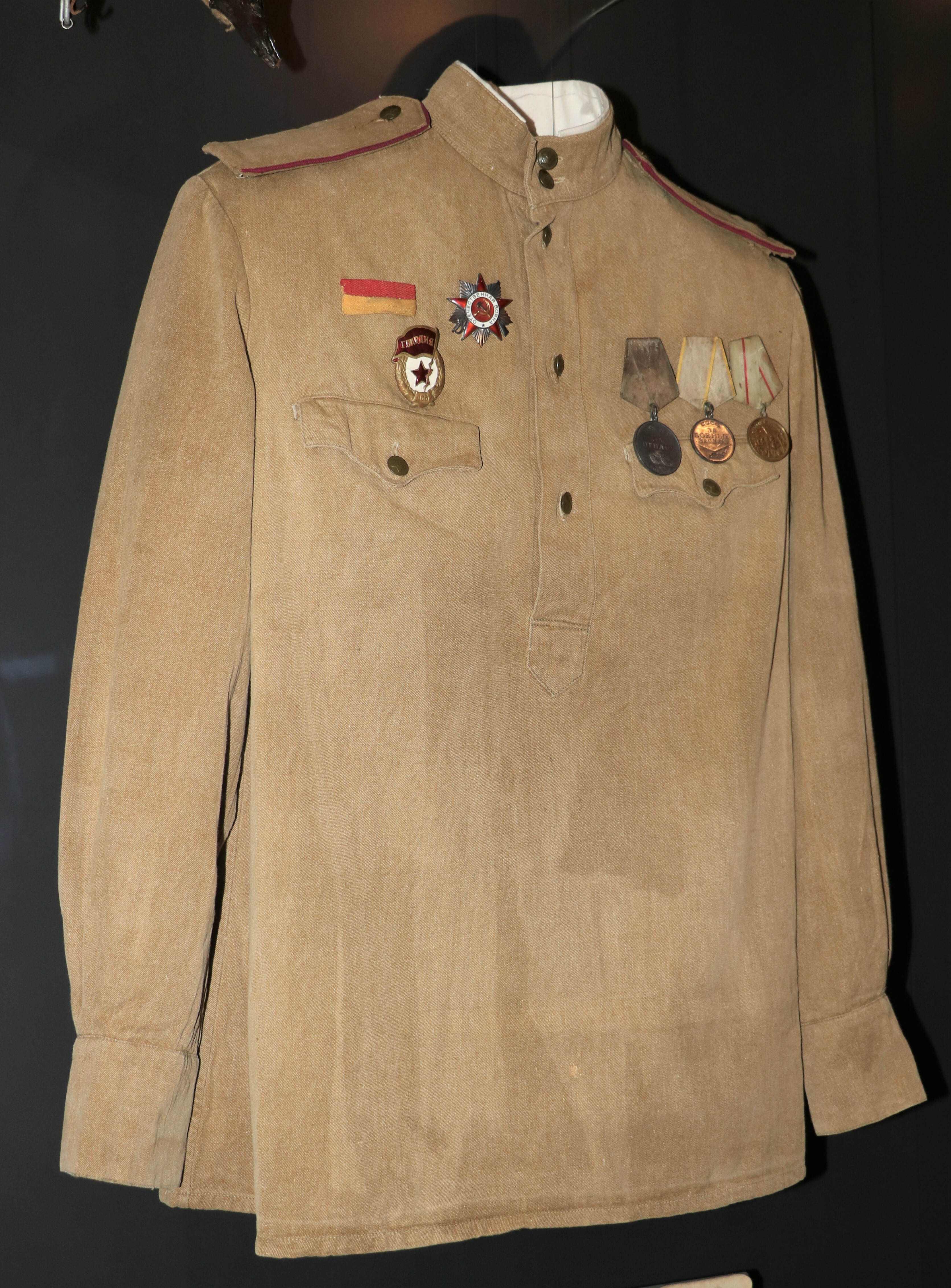 Uniformbluse (Deutsch-Russisches Museum Berlin-Karlshorst CC BY-NC-SA)