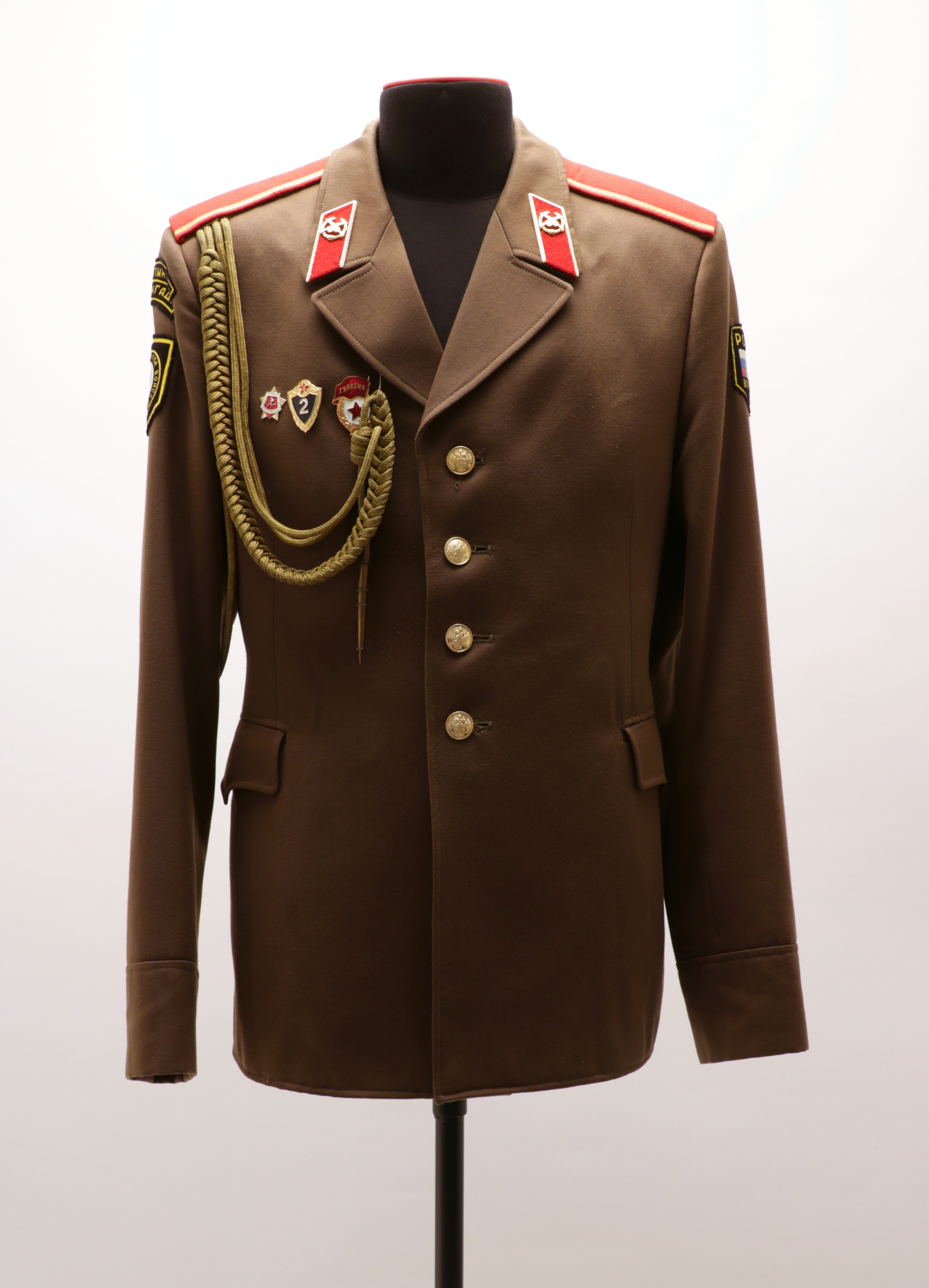 Jacke aus der Paradeuniform eines Soldaten der Berlin-Brigade, Deutschland, vor 1994 (Museum Berlin-Karlshorst CC BY-NC-SA)