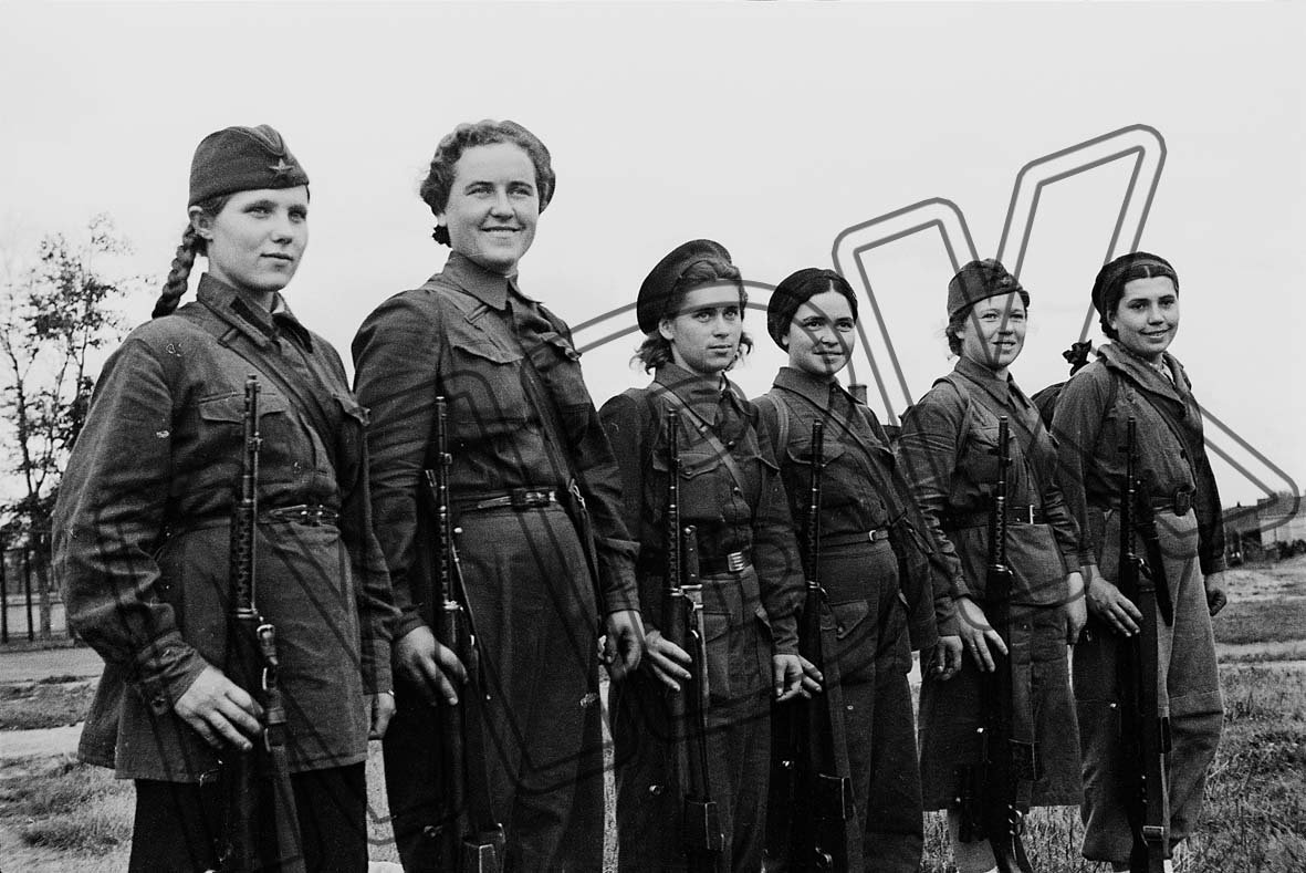 Fotografie: Soldatinnen des Volksaufgebots, Moskau, 1941 (Museum Berlin-Karlshorst RR-P)