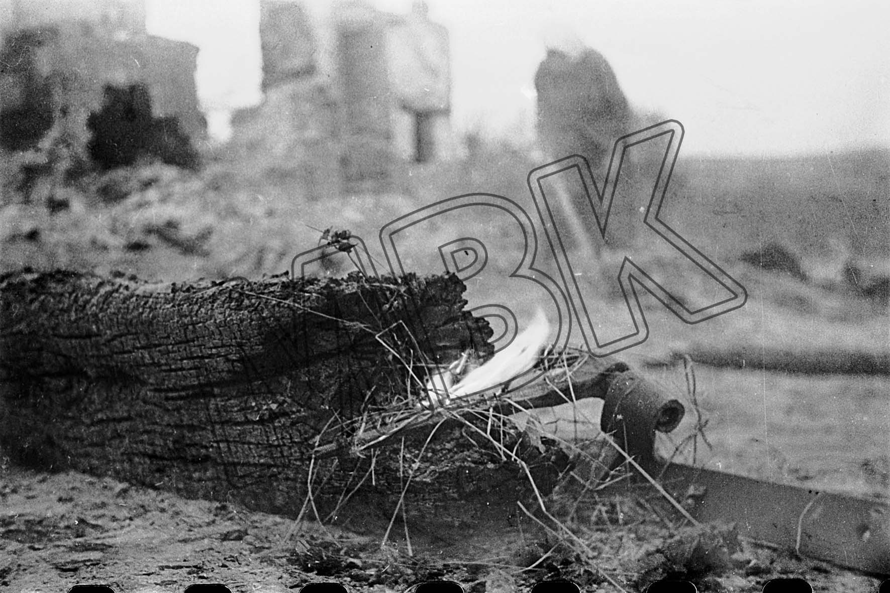 Fotografie: Die Stadt Dorogobush nach deutschen Fliegerangriffen, Gebiet Smolensk, Juli 1941 (Museum Berlin-Karlshorst RR-P)