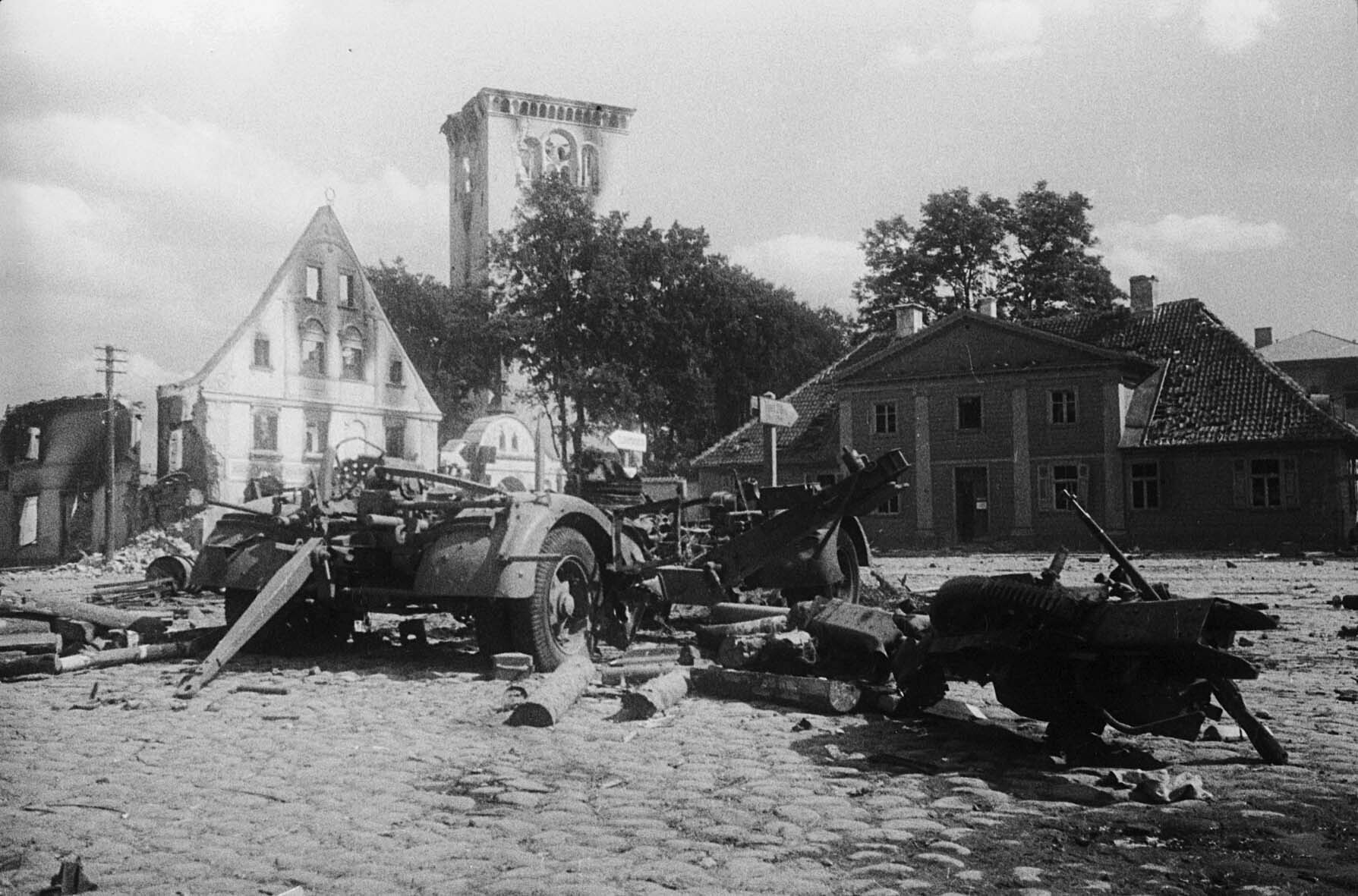 Die lettische Stadt Elgava (dt.: Mitau), 4. August 1944 (Museum Berlin-Karlshorst RR-P)