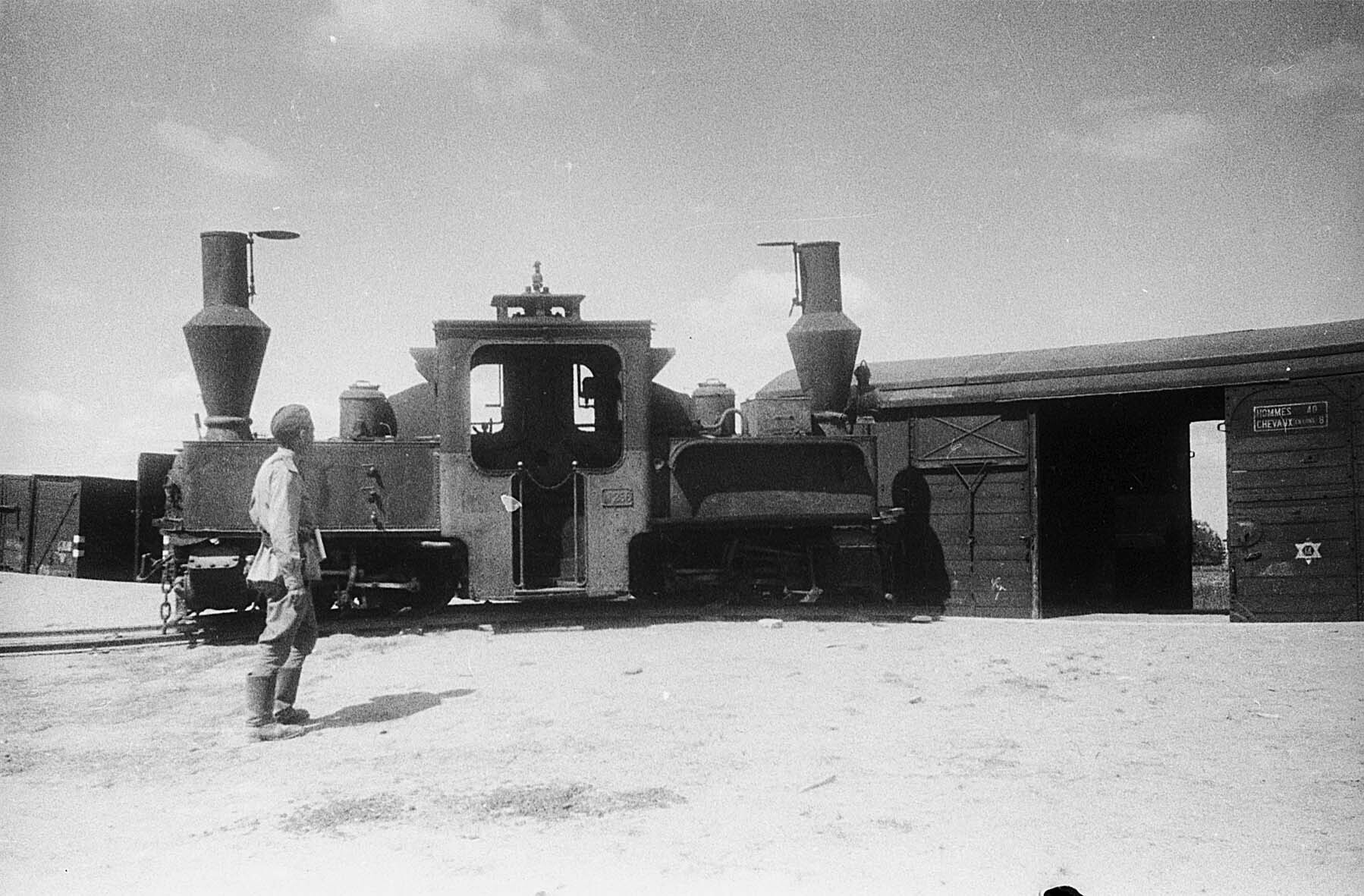Fotografie: Schmalspurlokomotive, Jelgava, Lettland, 1. August 1944 (Museum Berlin-Karlshorst RR-P)