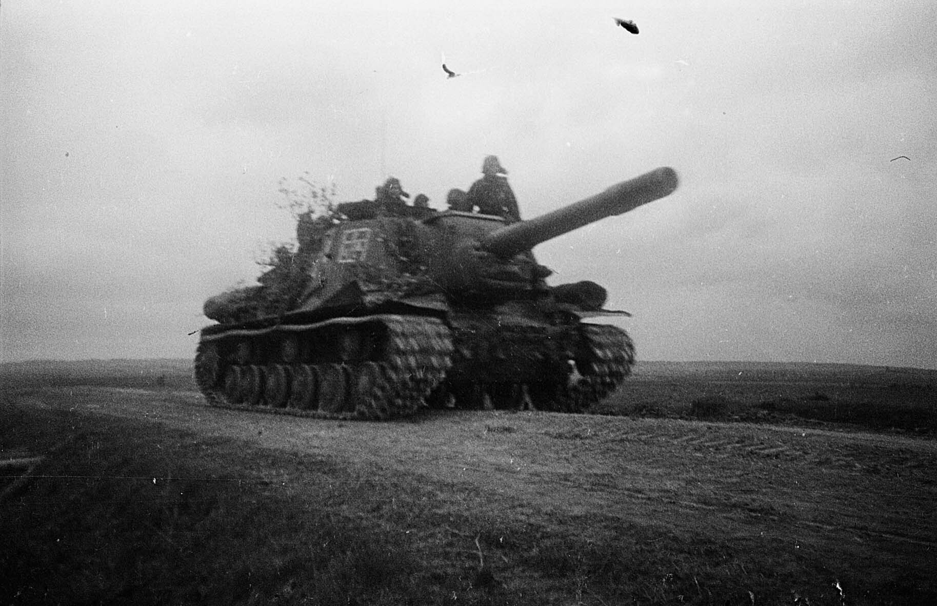 Selbstfahrlafette der 32. Panzerbrigade, 1. Baltische Front, 7. Oktober 1944 (Museum Berlin-Karlshorst RR-P)
