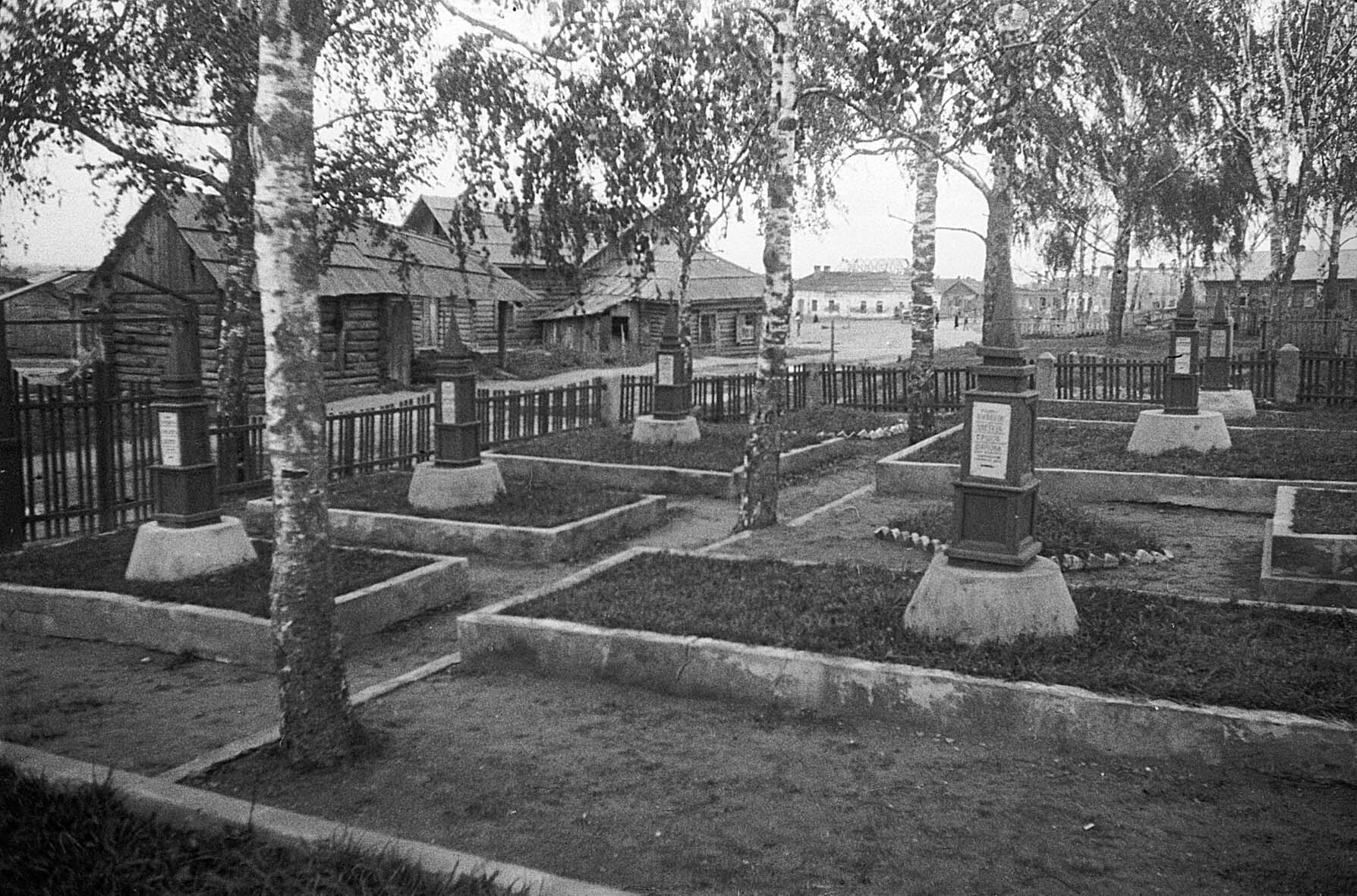 Gräber von sowjetischen Soldaten, Nevel, Gebiet Pskov, Oktober 1944 (Museum Berlin-Karlshorst RR-P)