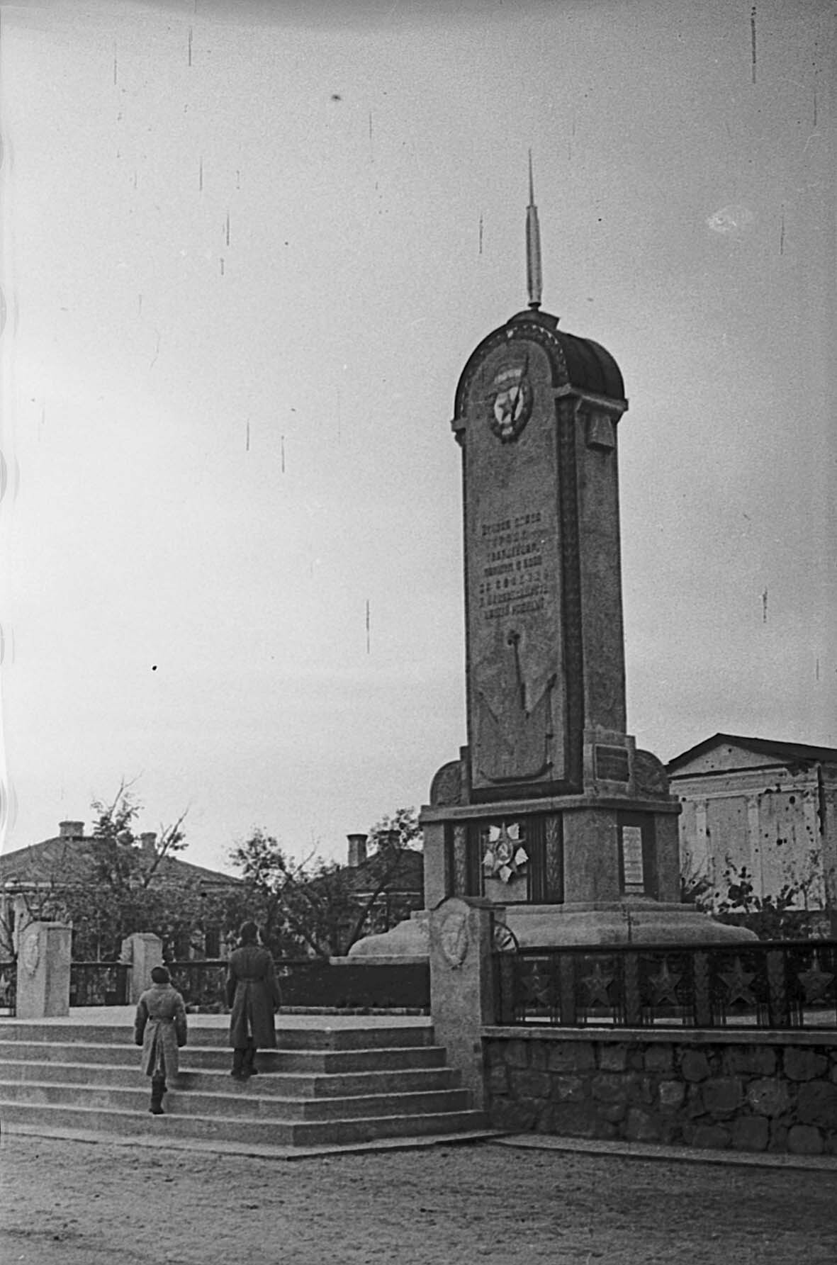 Denkmal für gefallene Rotarmisten, Polock, 2. Oktober 1944 (Museum Berlin-Karlshorst RR-P)