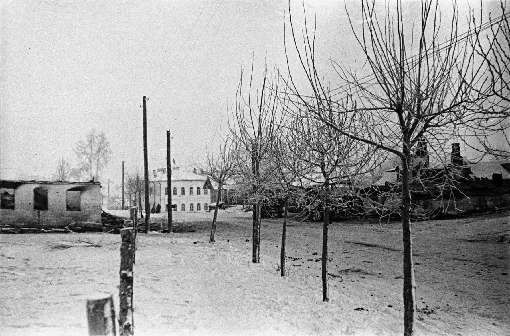 Fotografie: Zerstörungen in Stariza, 2. Januar 1942 (Museum Berlin-Karlshorst RR-P)