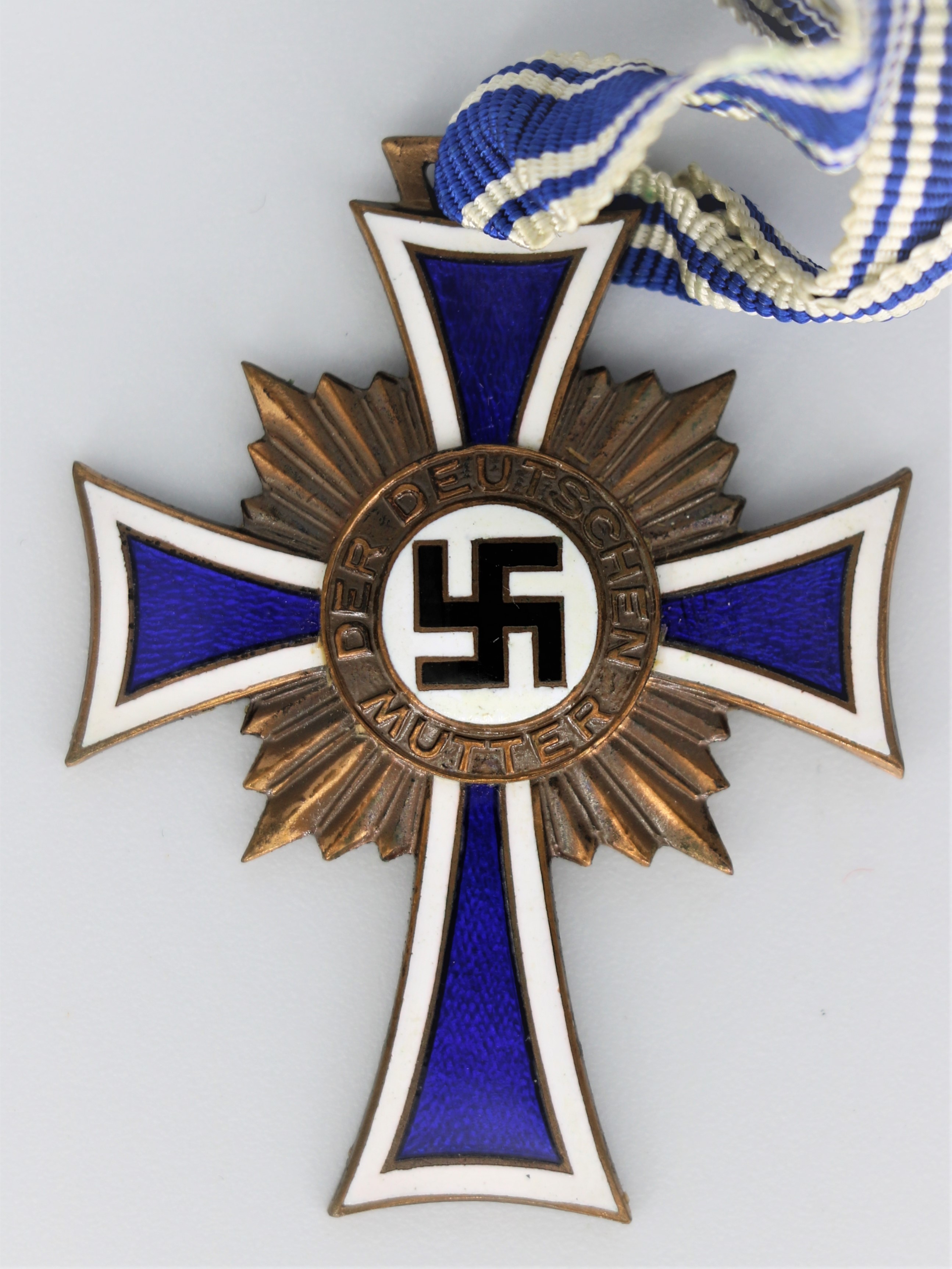 Ehrenkreuz der deutschen Mutter, Dritte Stufe (Museum Berlin-Karlshorst CC BY-NC-SA)