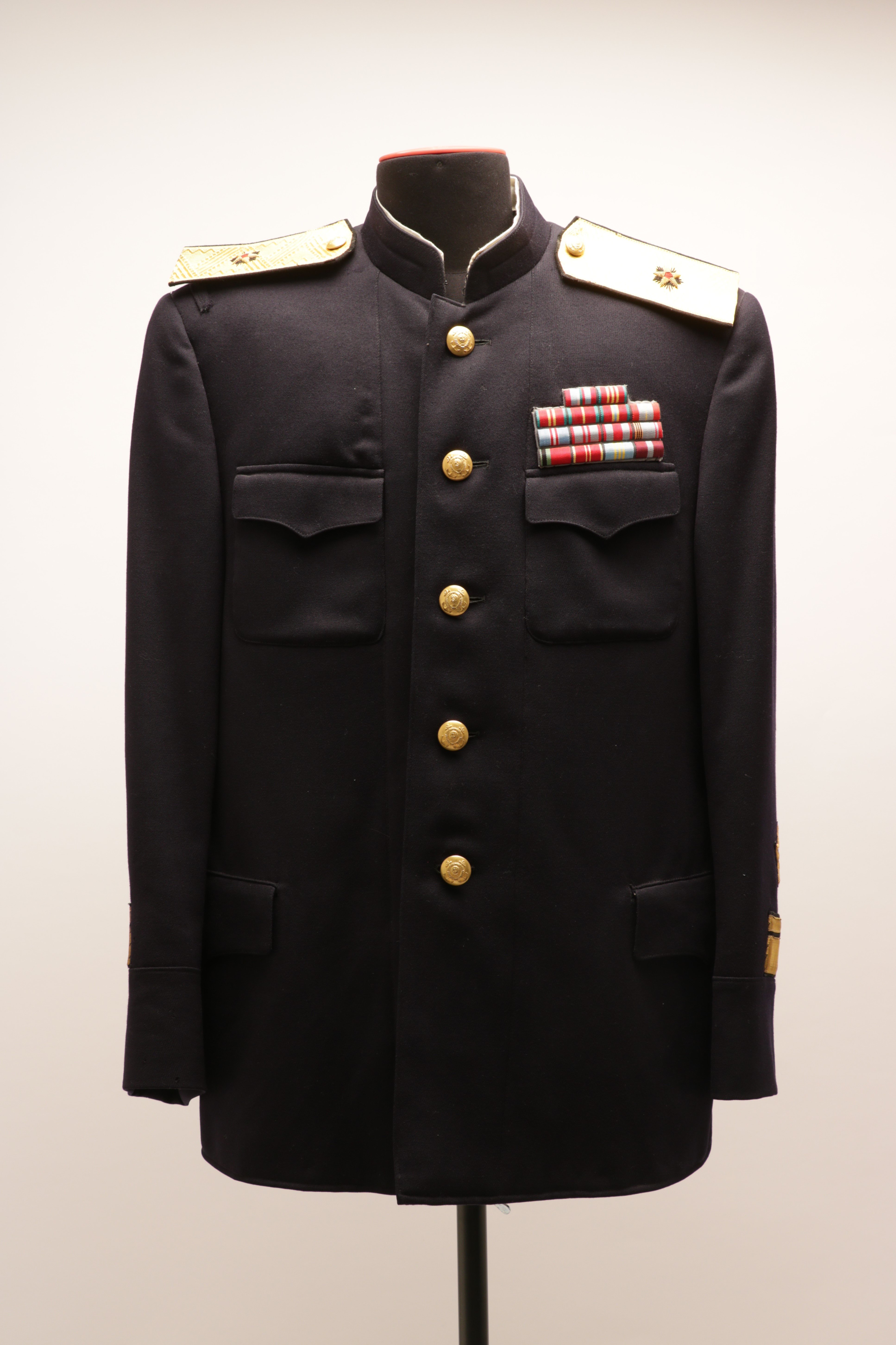 Uniformjacke eines Konteradmirals der Kriegsmarine der Sowjetarmee, Sowjetunion/Russland, vor 1994 (Museum Berlin-Karlshorst CC BY-NC-SA)