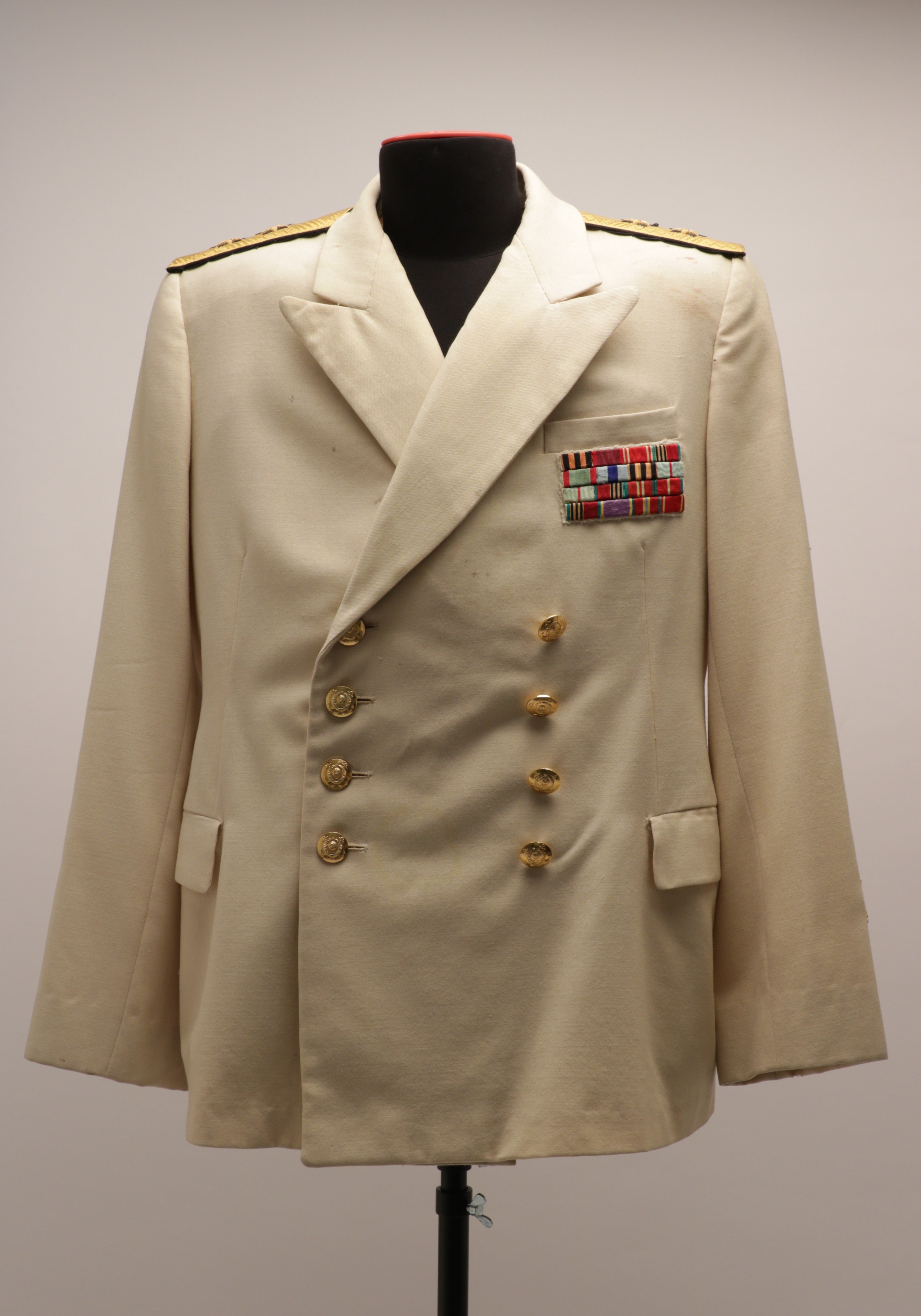 Uniformjacke eines Vizeadmirals der Kriegsmarine der Sowjetarmee, Sowjetunion/Russland, vor 1994 (Museum Berlin-Karlshorst CC BY-NC-SA)
