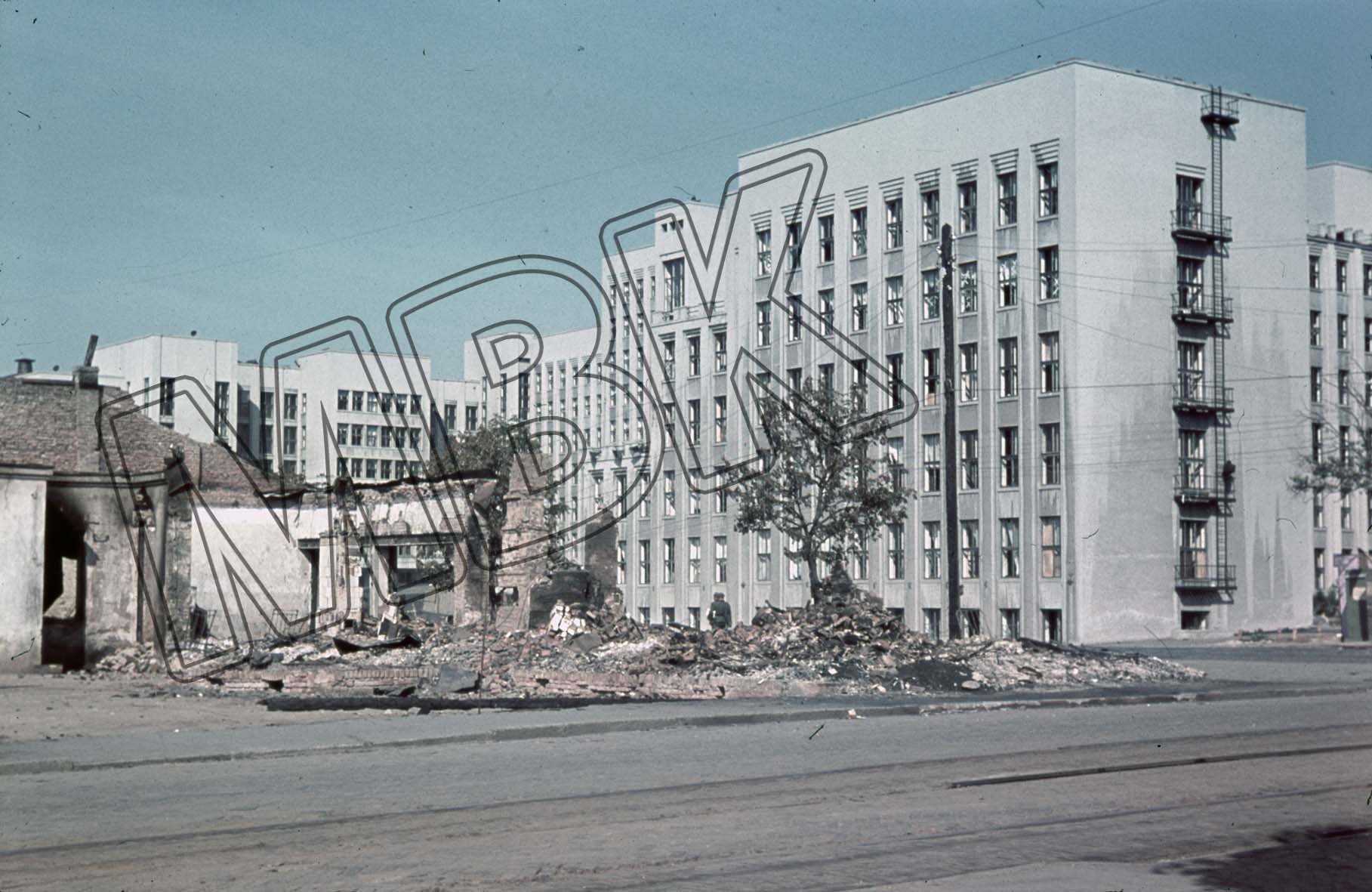 Fotografie: Gebäude des Obersten Sowjet, Minsk, 10. Juli 1941 (Museum Berlin-Karlshorst RR-P)