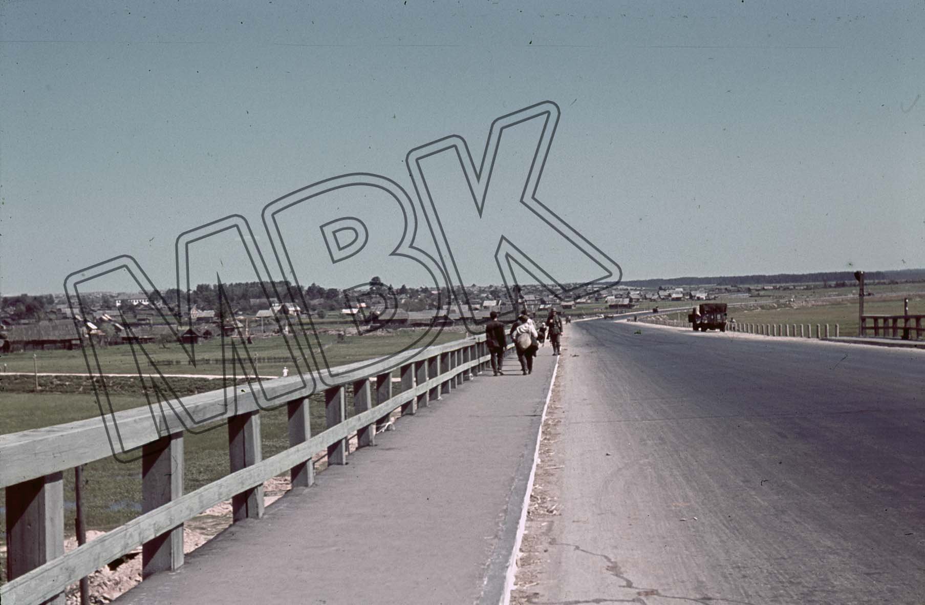 Fotografie: Autobahnbrücke über den Fluss Beresina, 13. Juli 1941 (Museum Berlin-Karlshorst RR-P)
