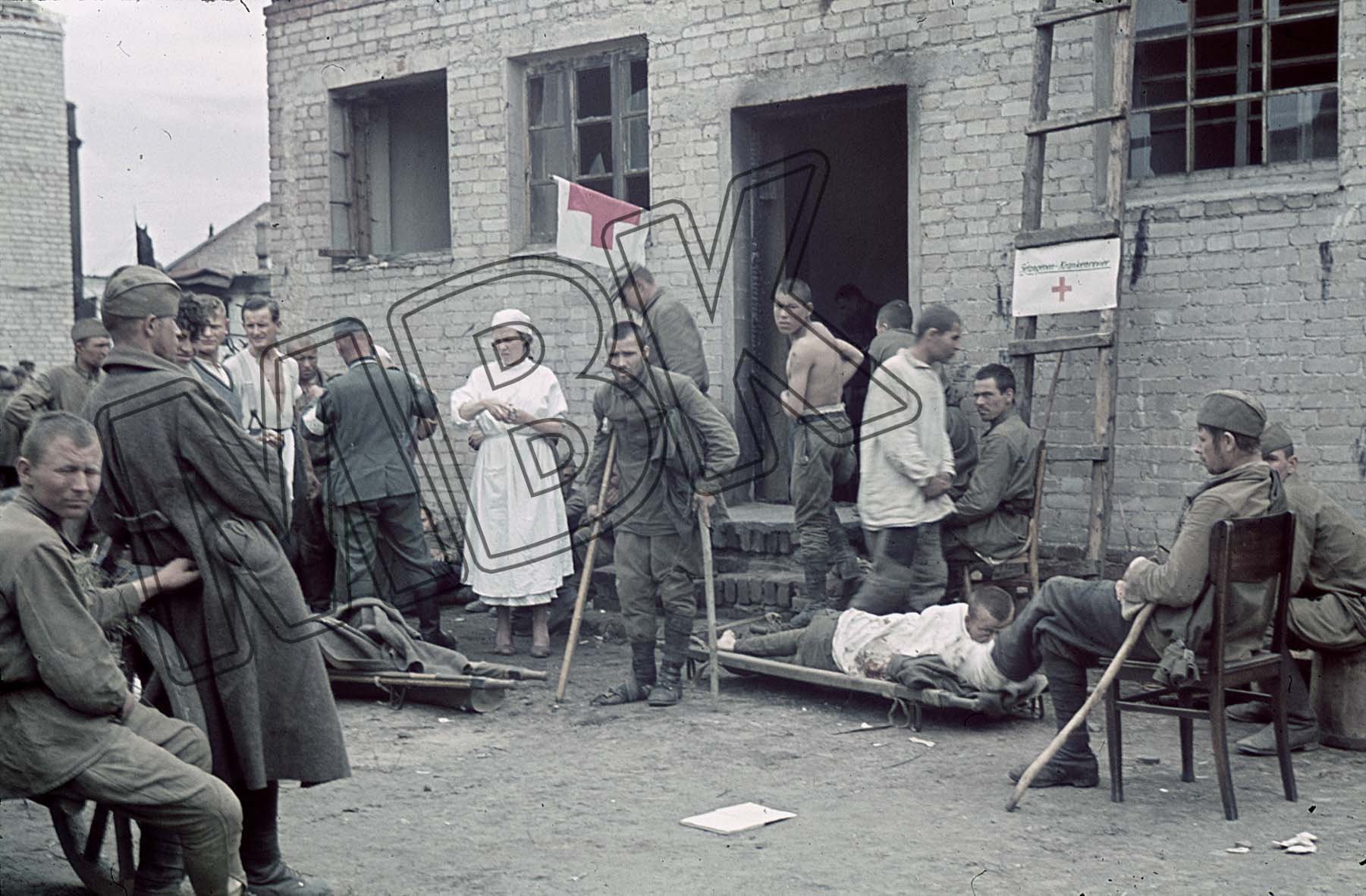Fotografie: Verwundete sowjetische Soldaten, Orscha, August 1941 (Museum Berlin-Karlshorst RR-P)