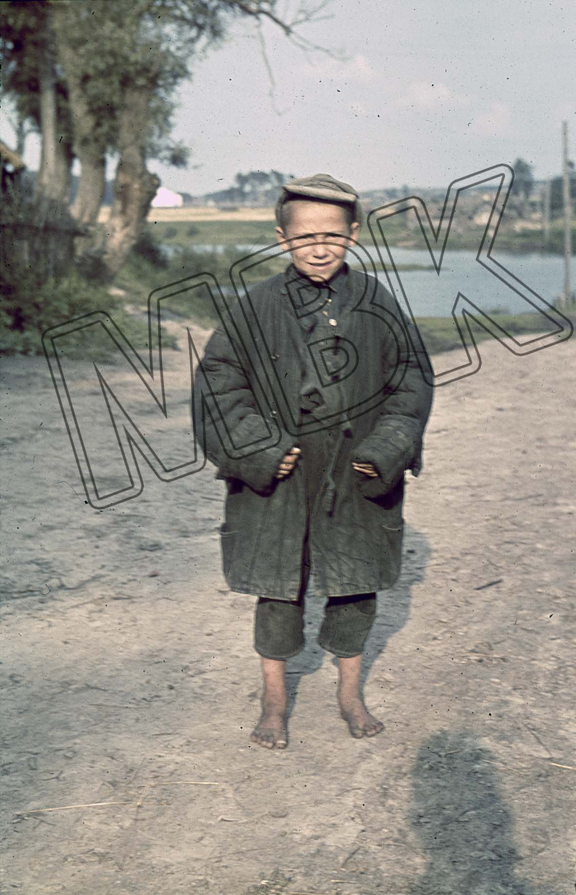 Fotografie: Porträt eines kleinen Jungen, Orscha, August 1941 (Museum Berlin-Karlshorst RR-P)