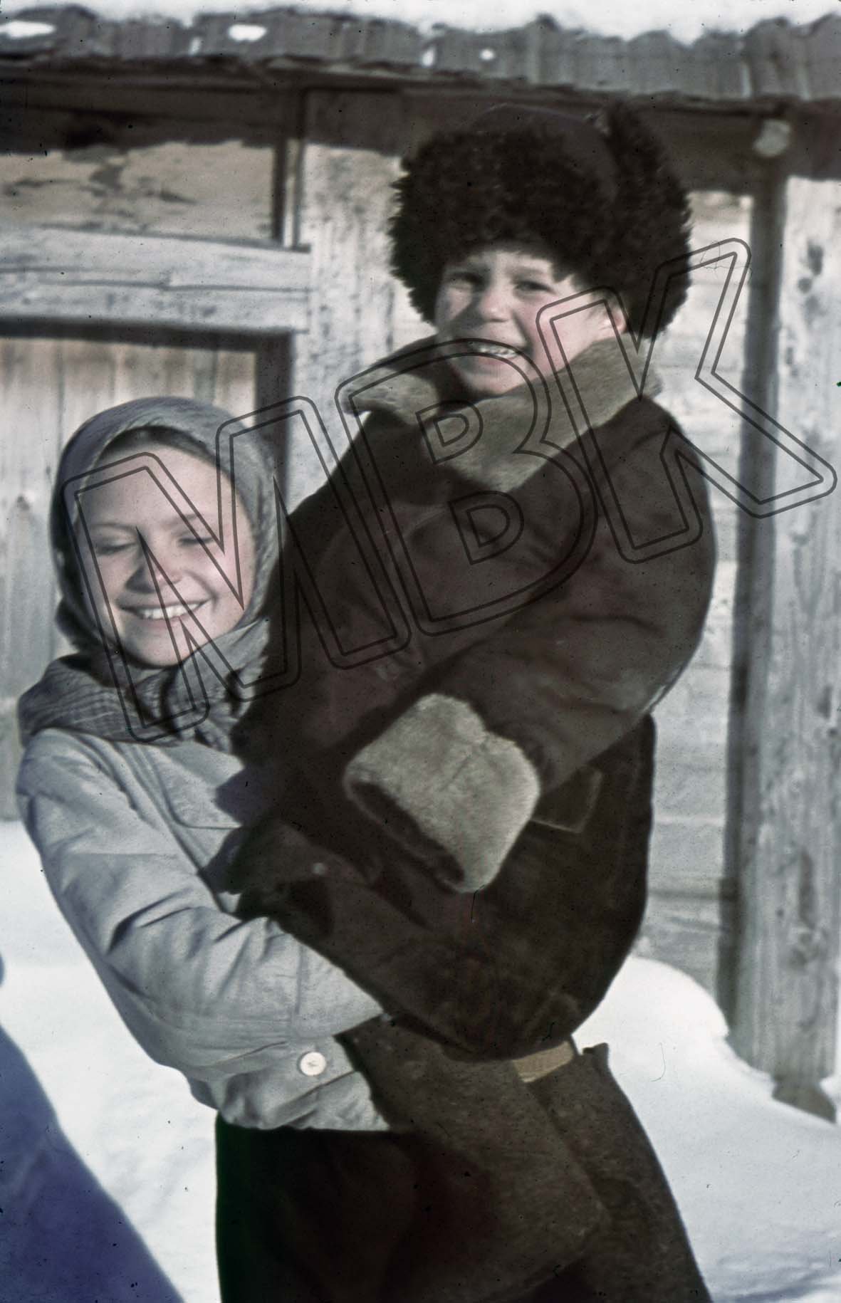 Fotografie: Porträt von zwei russischen Kindern, Dorogobuž , Ende Februar 1942 (Museum Berlin-Karlshorst RR-P)