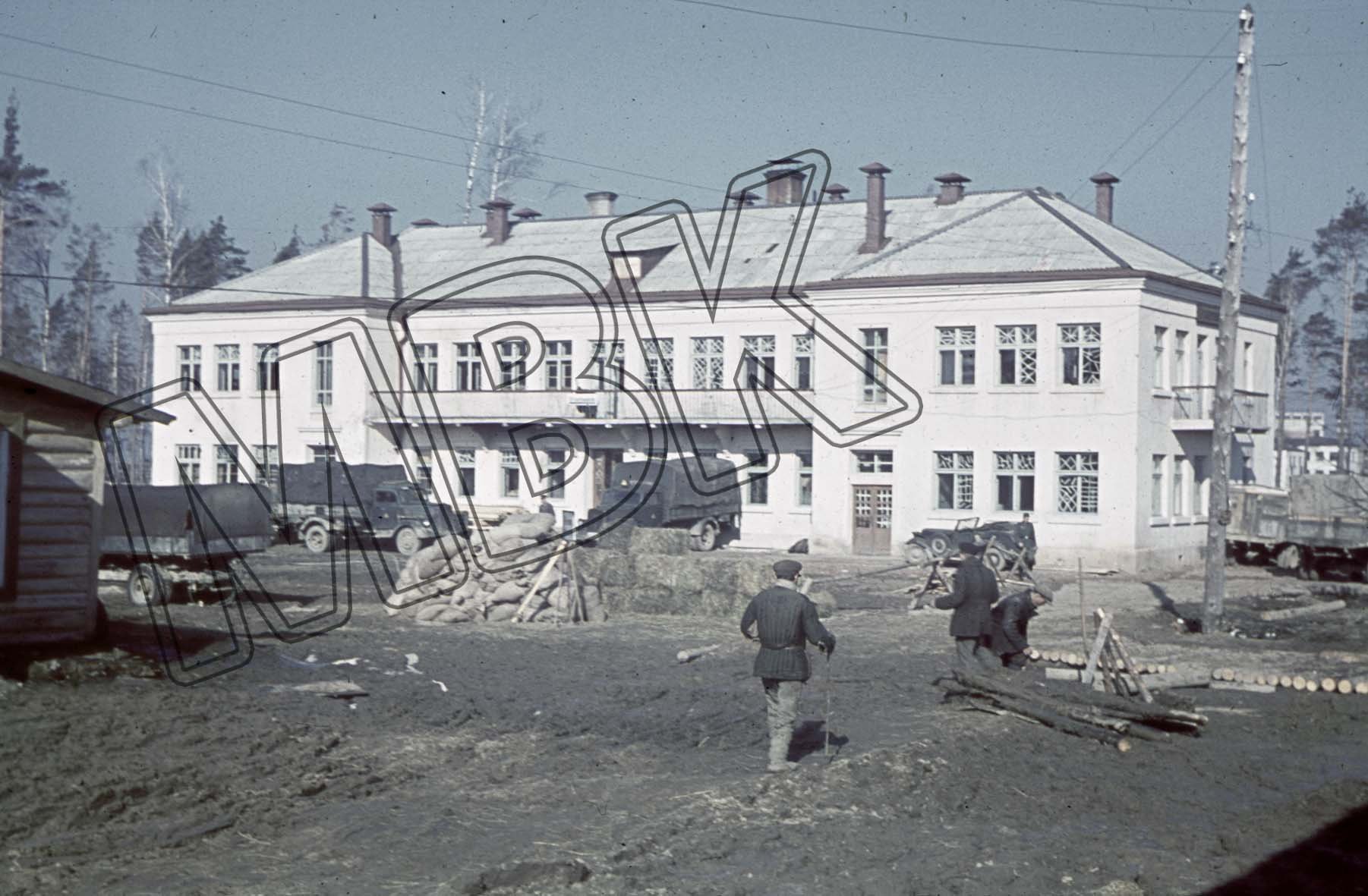 Quartier der Wehrmacht in Jarcevo, 21. April 1942 (Museum Berlin-Karlshorst RR-P)