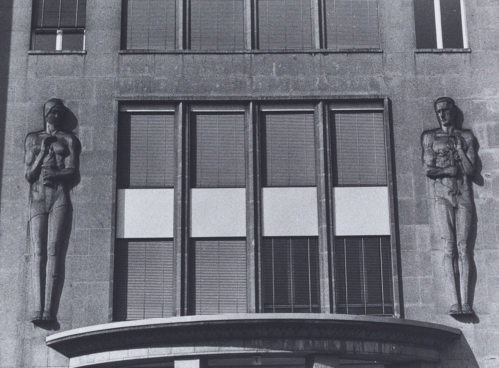 Efraim Habermann: Figurenfassade am Fehrbelliner Platz, um 1981 (© Efraim Habermann RR-F)