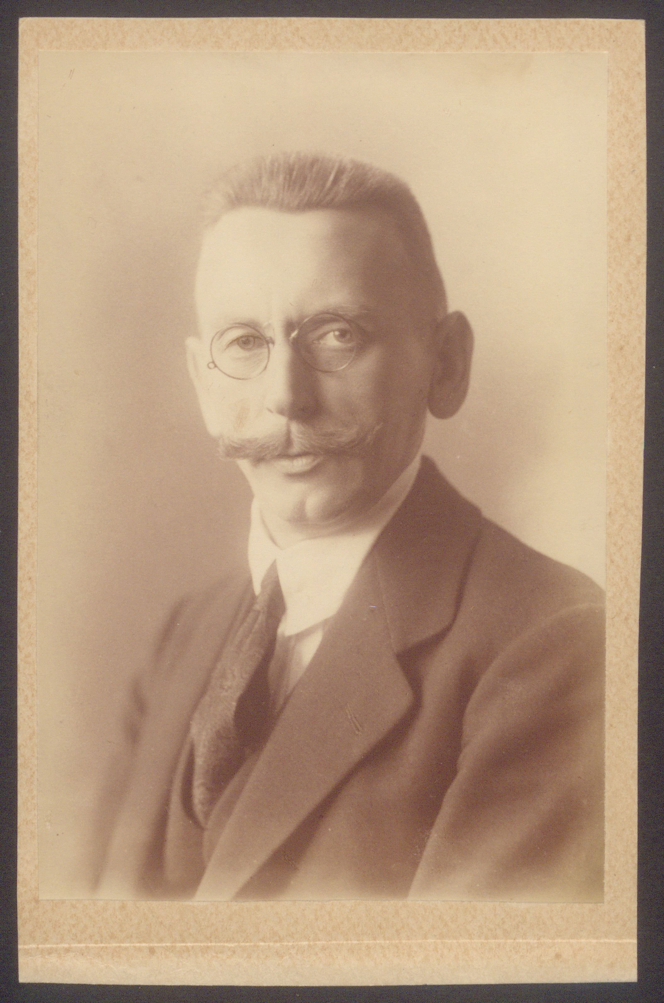Wilhelm Ahrens, 1878 - 1956 (Museum Charlottenburg-Wilmersdorf in der Villa Oppenheim Public Domain Mark)