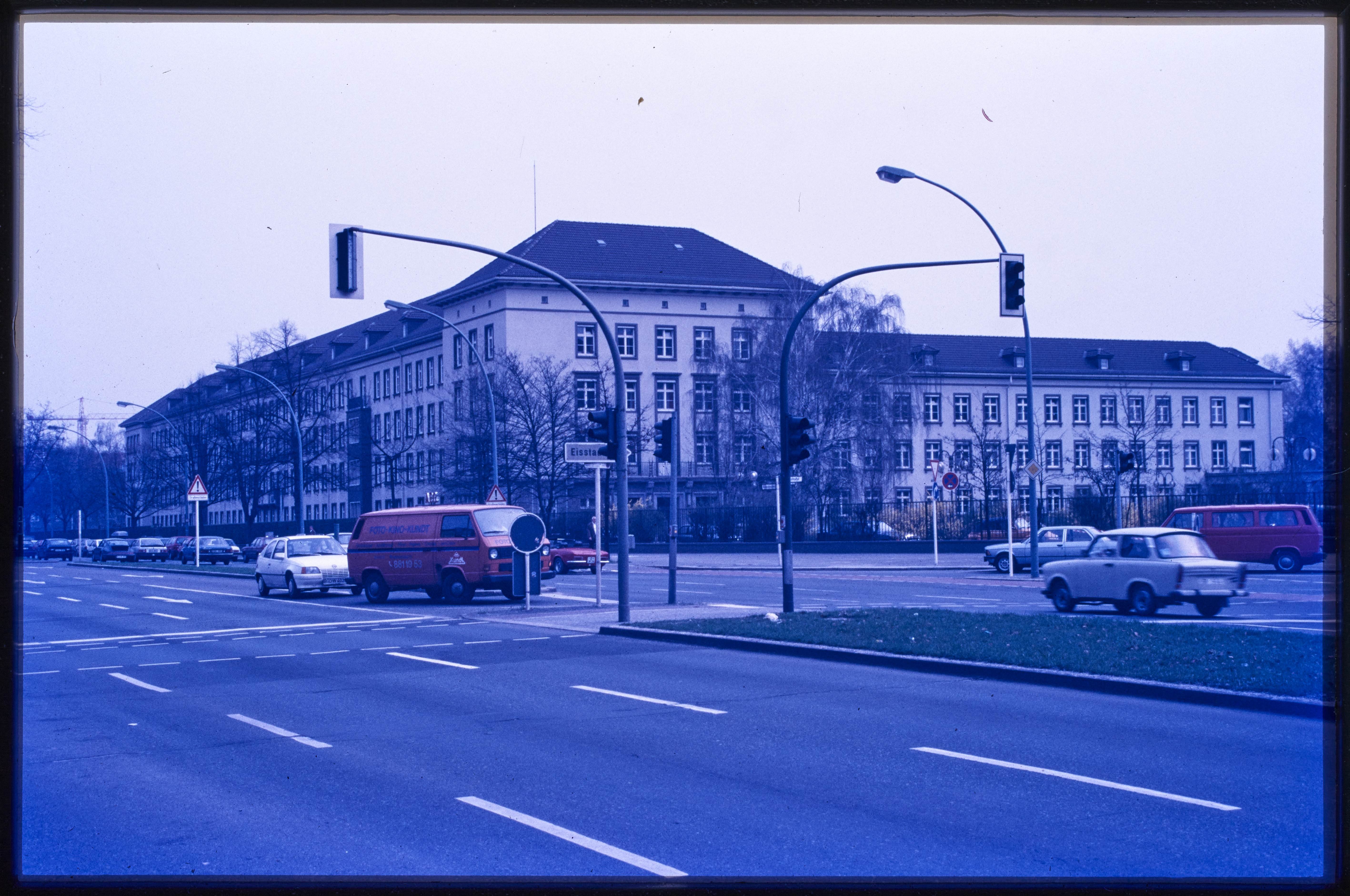 A.E.G. Verwaltungsgebäude (Museum Charlottenburg-Wilmersdorf in der Villa Oppenheim CC BY)