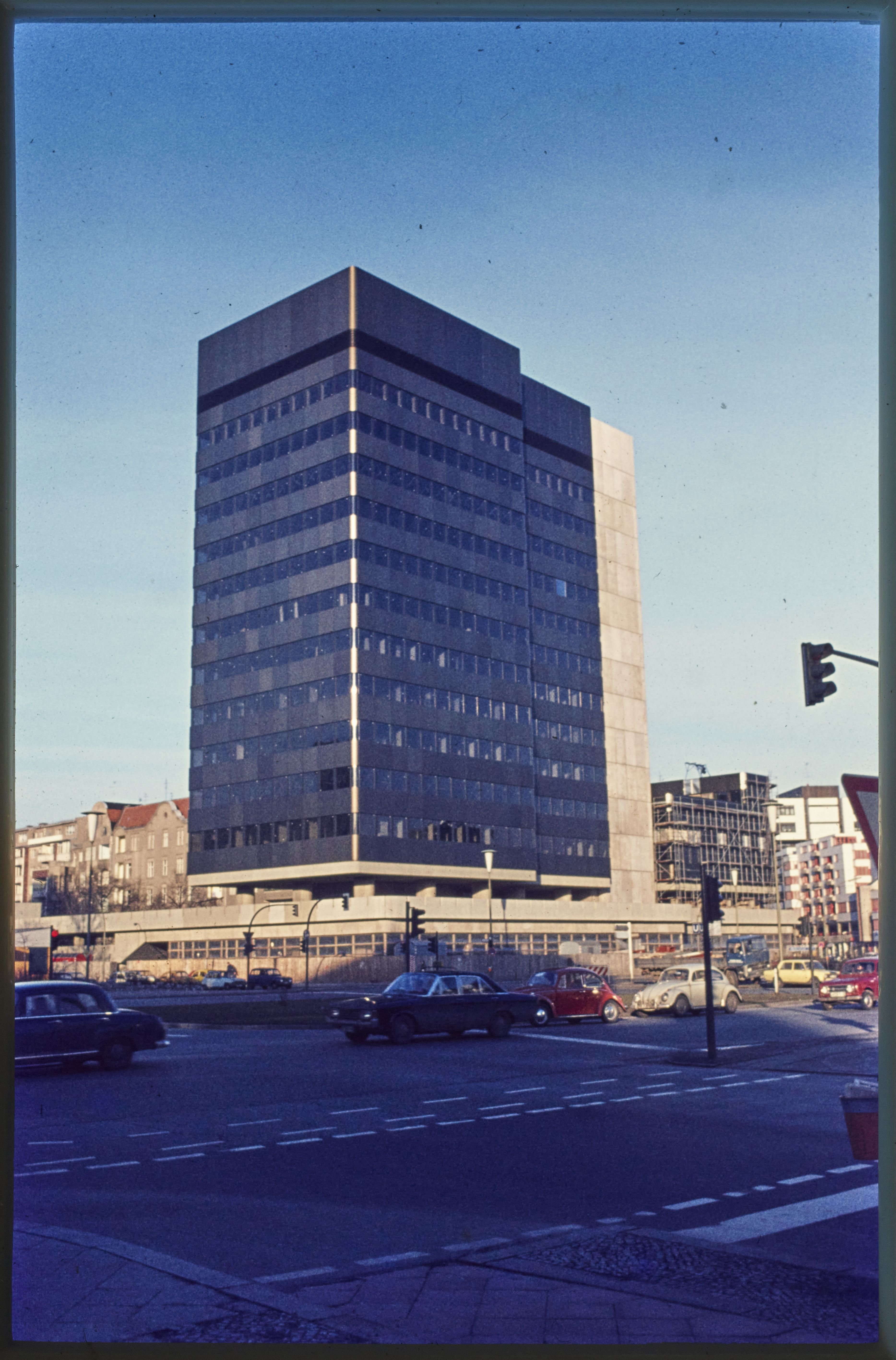 Hochhaus der Investitionsbank Berlin (Museum Charlottenburg-Wilmersdorf in der Villa Oppenheim CC BY)