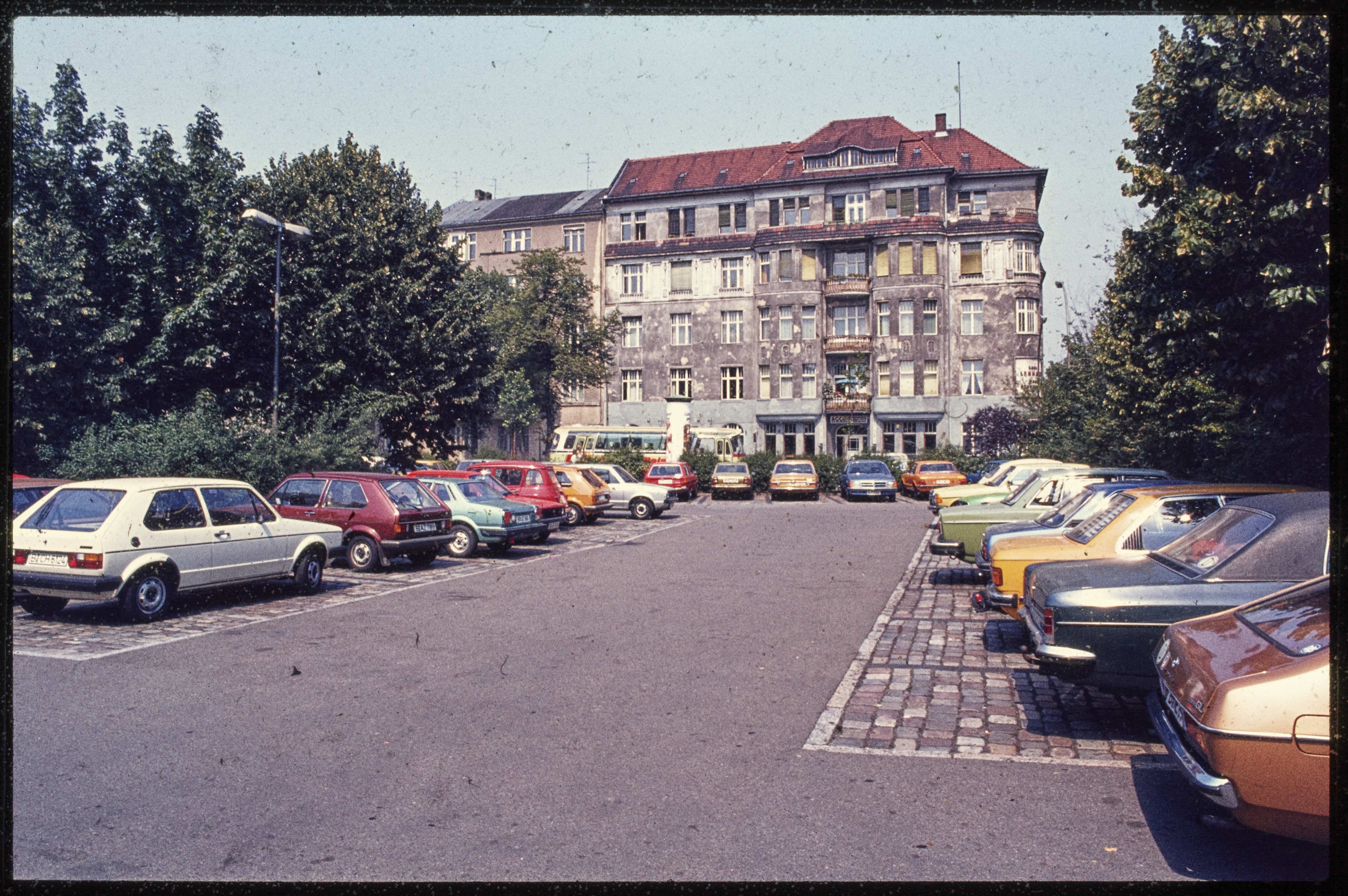 Parkplatz (Museum Charlottenburg-Wilmersdorf in der Villa Oppenheim CC BY)