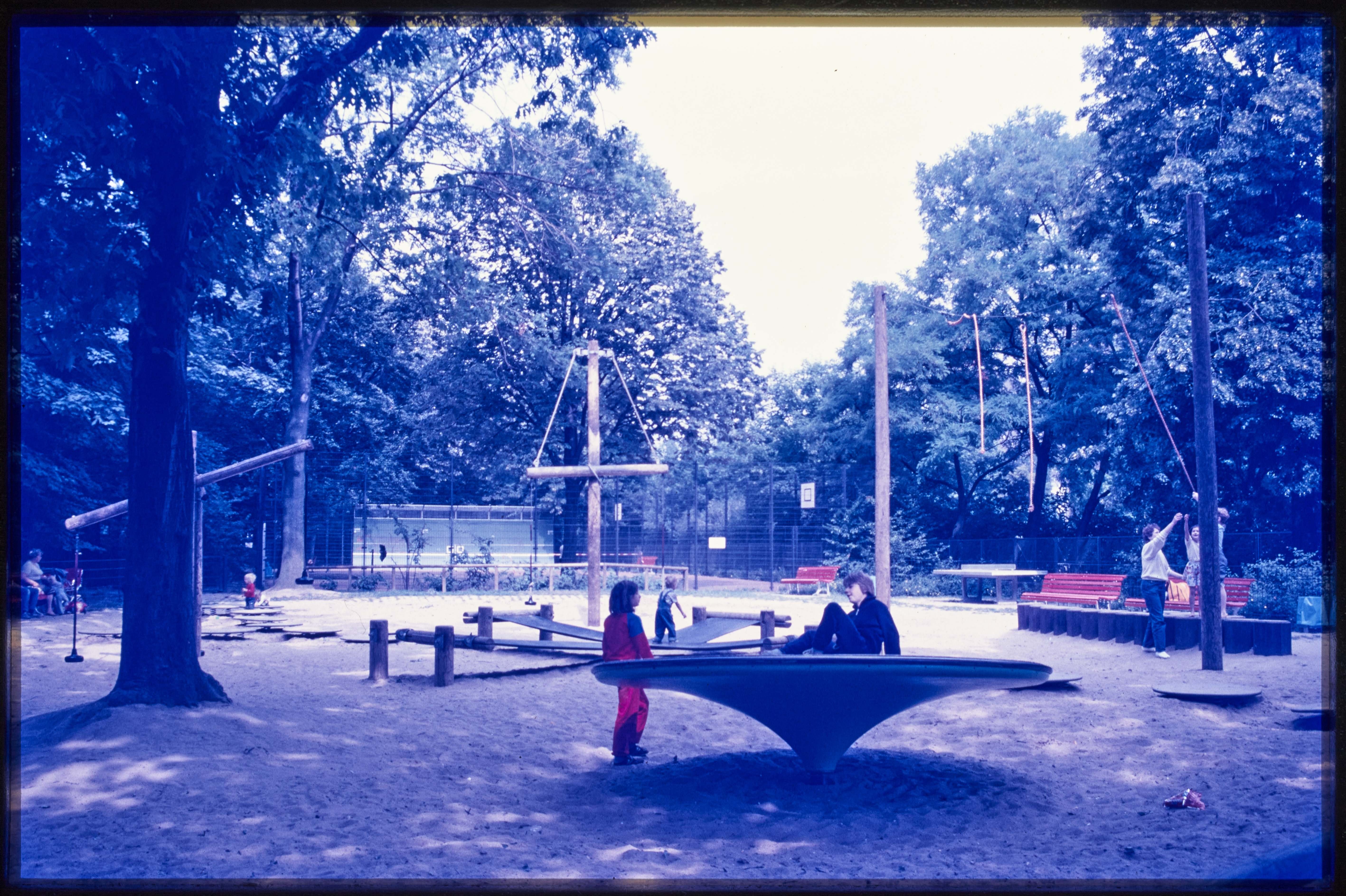 Spielplatz im Volkspark Wilmersdorf (Museum Charlottenburg-Wilmersdorf in der Villa Oppenheim CC BY)