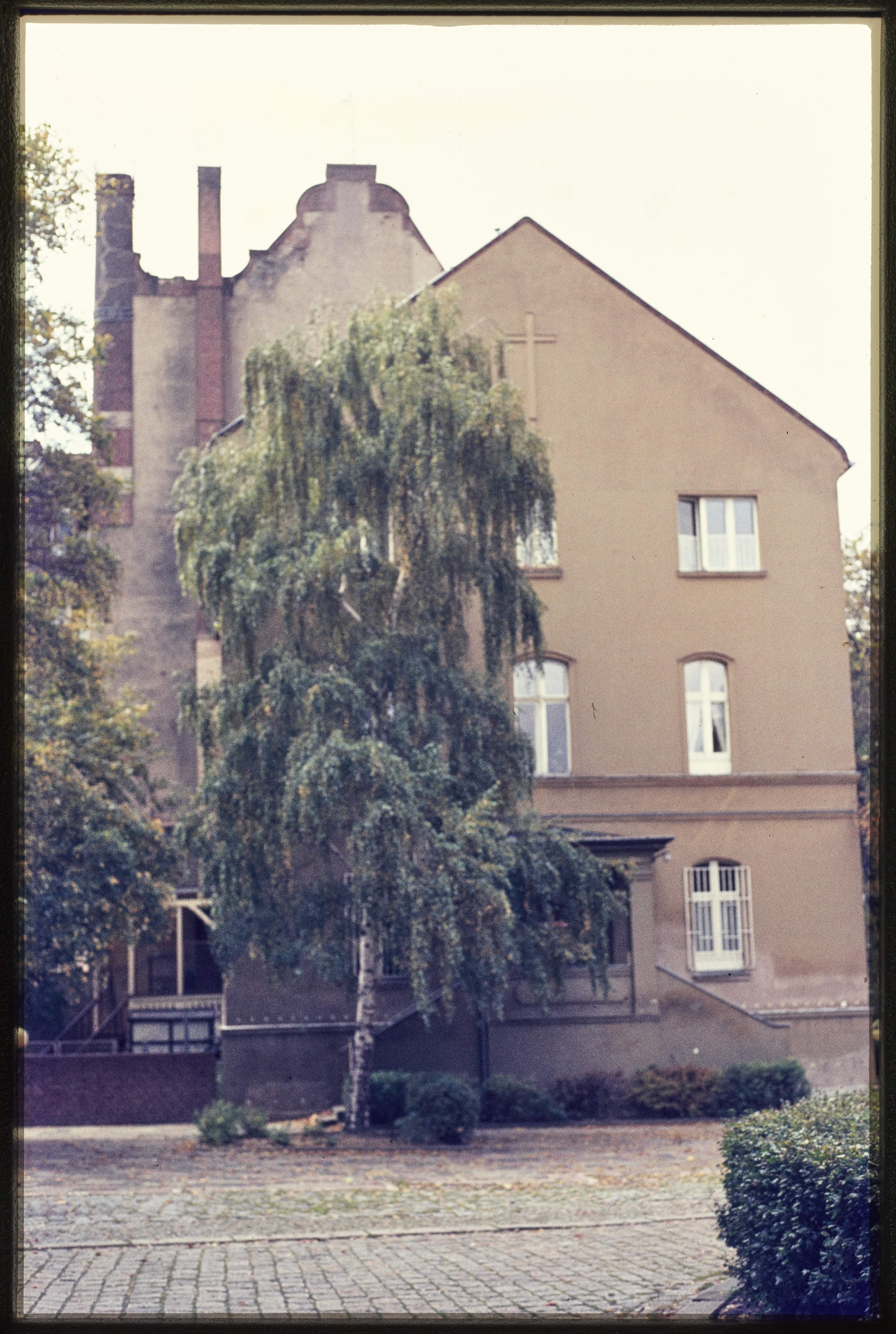 Seitenfassade eines Hauses an der Wilhelmsaue (Museum Charlottenburg-Wilmersdorf in der Villa Oppenheim CC BY)