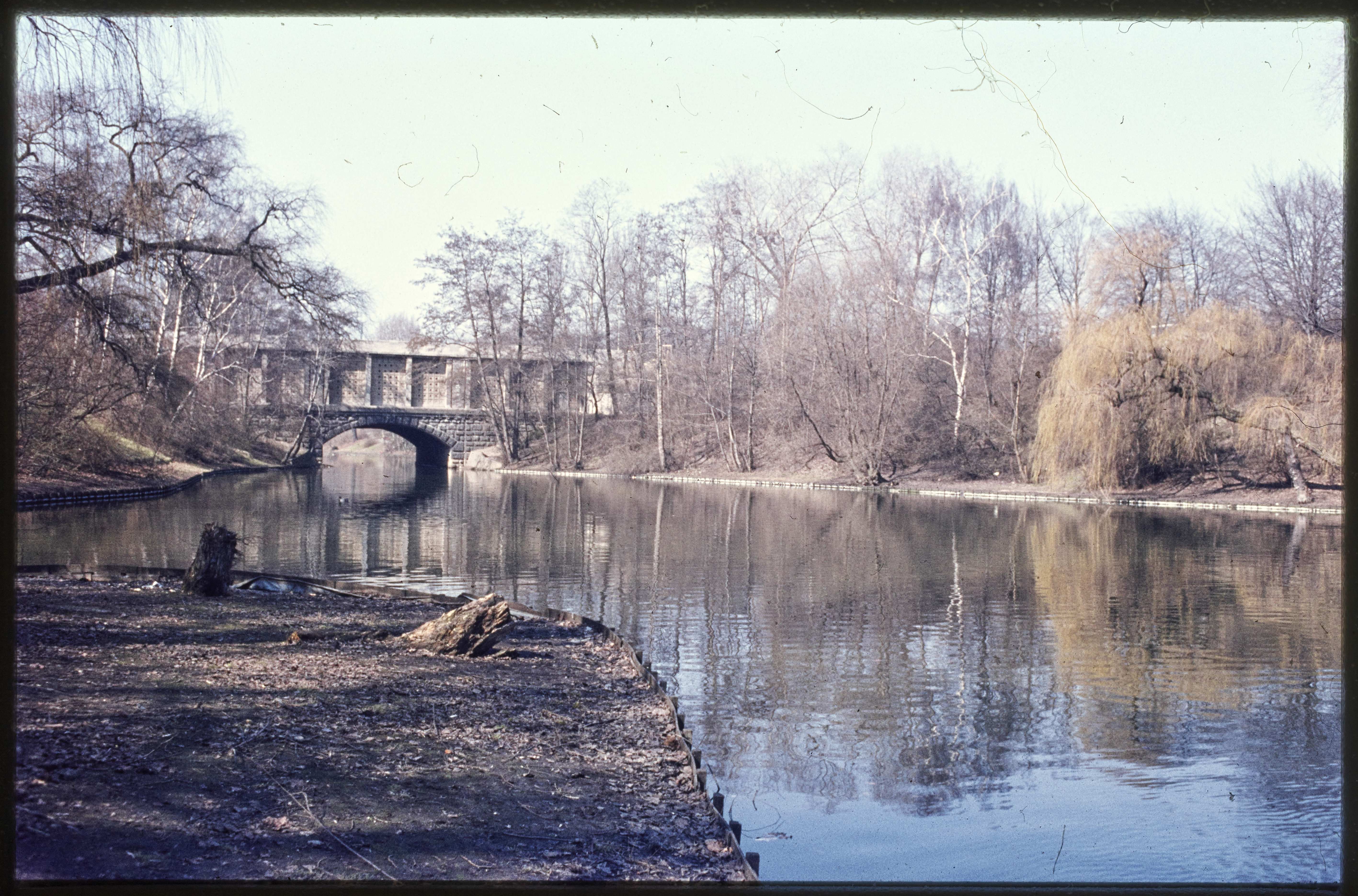Fennsee mit Barbrücke (Museum Charlottenburg-Wilmersdorf in der Villa Oppenheim CC BY)
