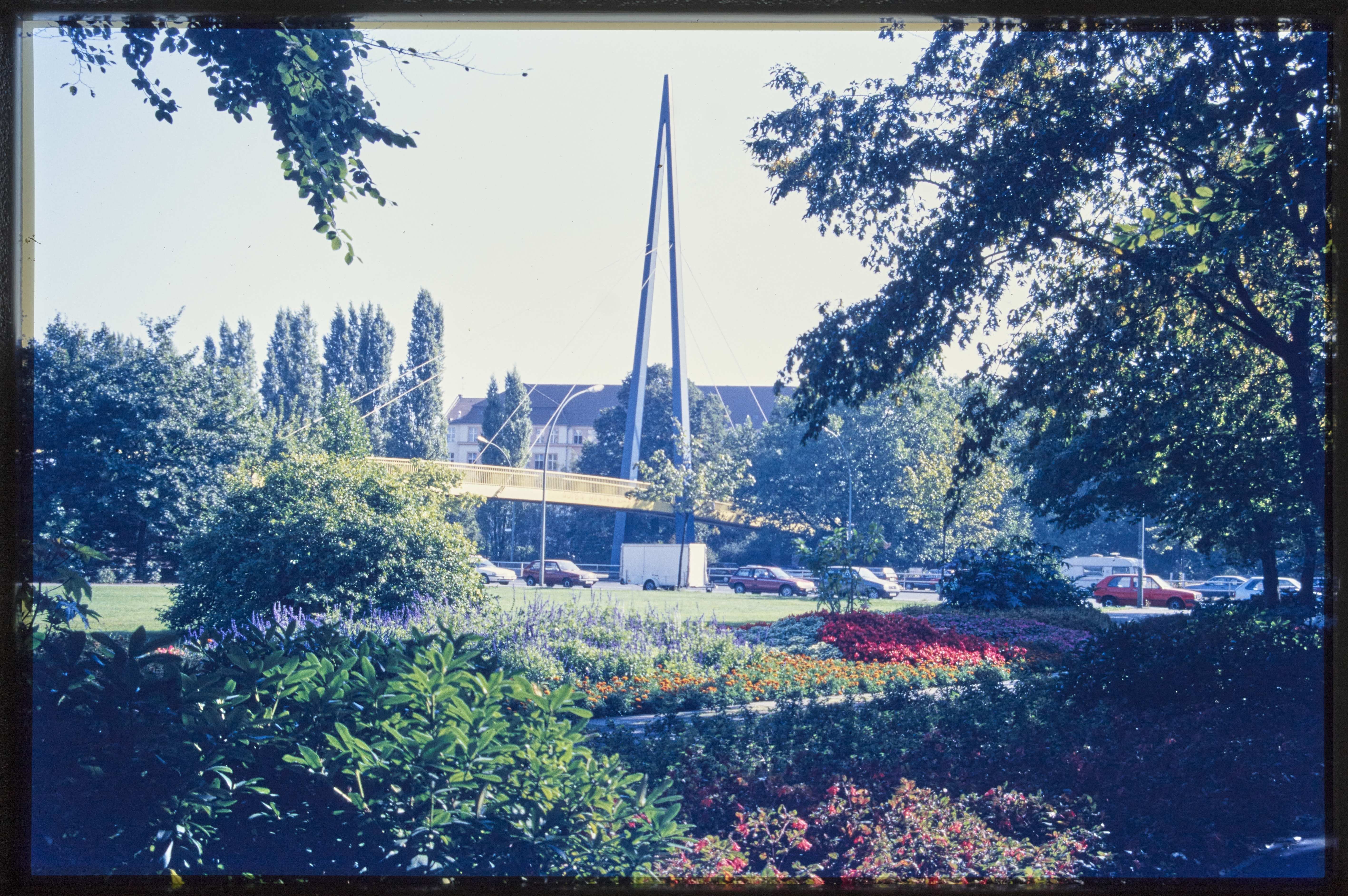 Blick auf den Volksparksteg (Museum Charlottenburg-Wilmersdorf in der Villa Oppenheim CC BY)