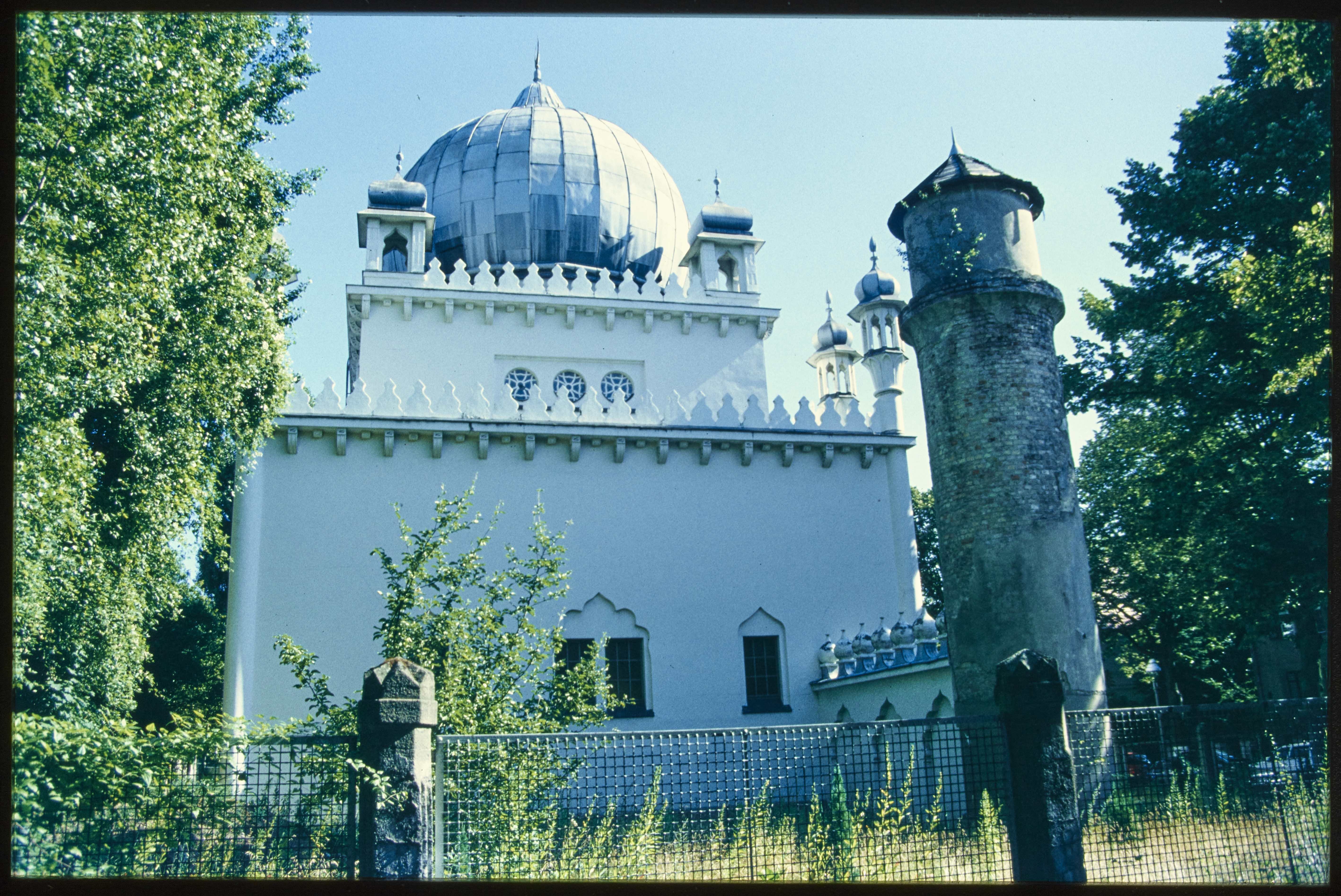 Seitenansicht der Wilmersdorfer Moschee (Museum Charlottenburg-Wilmersdorf in der Villa Oppenheim CC BY)