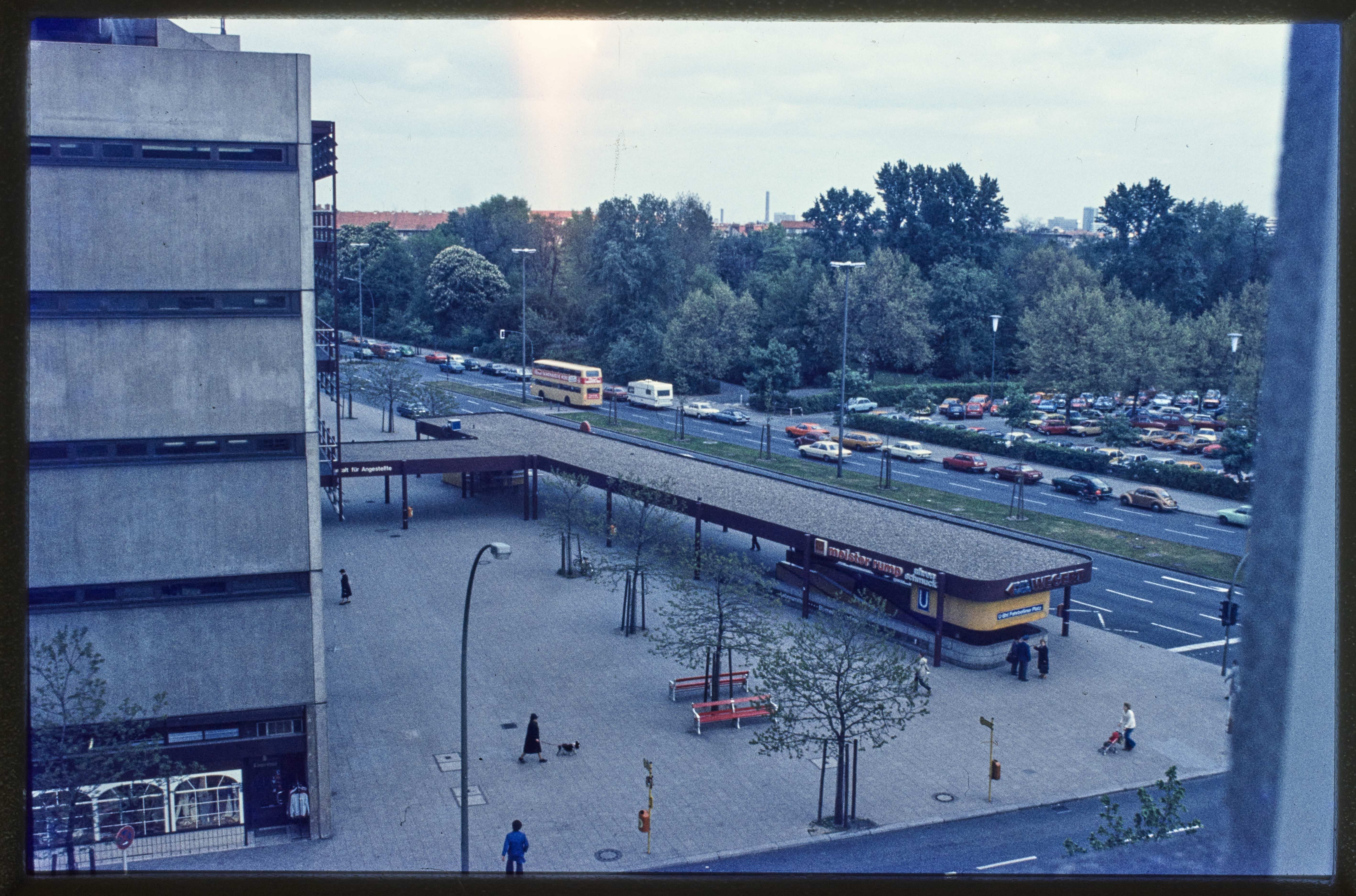 Blick auf den Fehrbelliner Platz (Museum Charlottenburg-Wilmersdorf in der Villa Oppenheim CC BY)