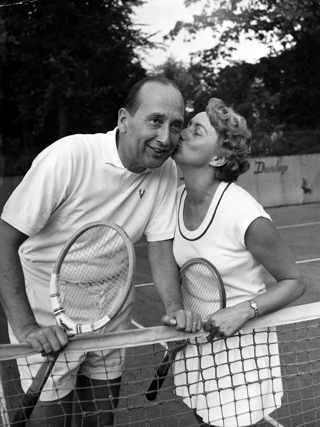 Tennisturnier der Ehepaare des LTTC Rot-Weiss Berlin 1960 (Sportmuseum Berlin CC BY-NC-SA)