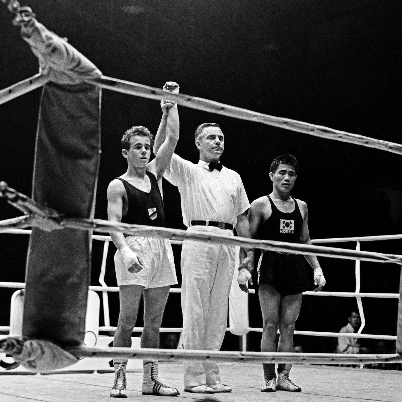 Boxer Wolfgang Behrendt wird Olympiasieger 1956 (Sportmuseum Berlin CC0)