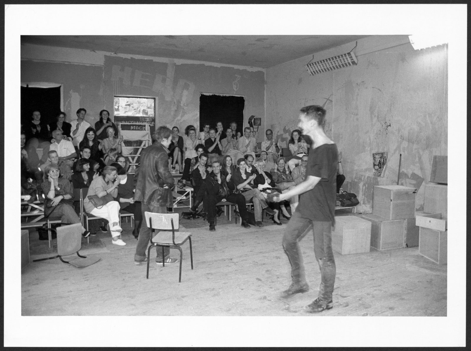 Fotografie einer Aufführung von "Klassenfeind" an der Hochschule für Schauspielkunst Ernst Busch (Hochschule für Schauspielkunst Ernst Busch Berlin RR-F)
