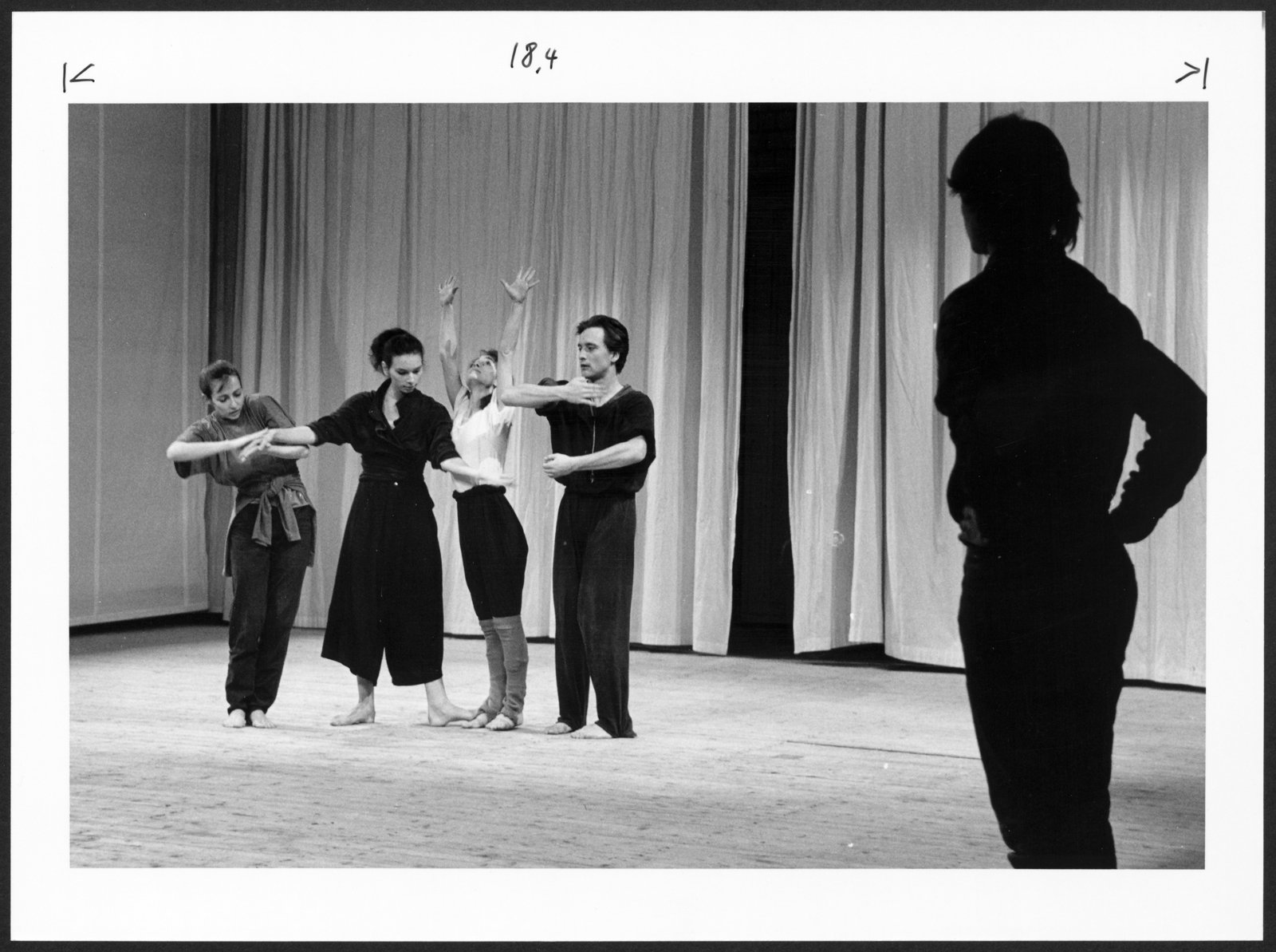 Bild aus dem Choreographie Unterricht an der Hochschule für Schauspielkunst Ernst Busch (Hochschule für Schauspielkunst Ernst Busch Berlin RR-F)