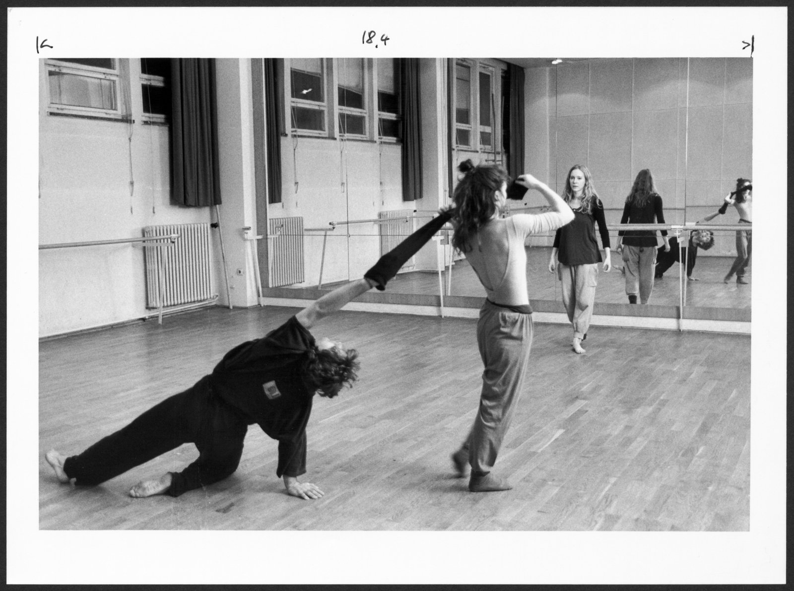Bild aus dem Choreographie-Unterricht an der Hochschule für Schauspielkunst Ernst Busch (Hochschule für Schauspielkunst Ernst Busch Berlin RR-F)