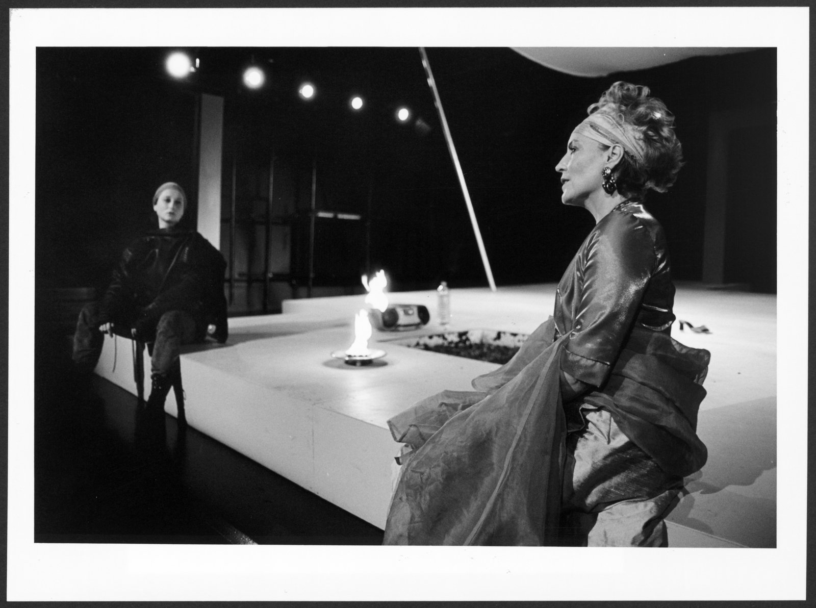 Bild der Studioinszenierung "Elektra" an der Hochschule für Schauspielkunst Ernst Busch (Hochschule für Schauspielkunst Ernst Busch Berlin RR-F)