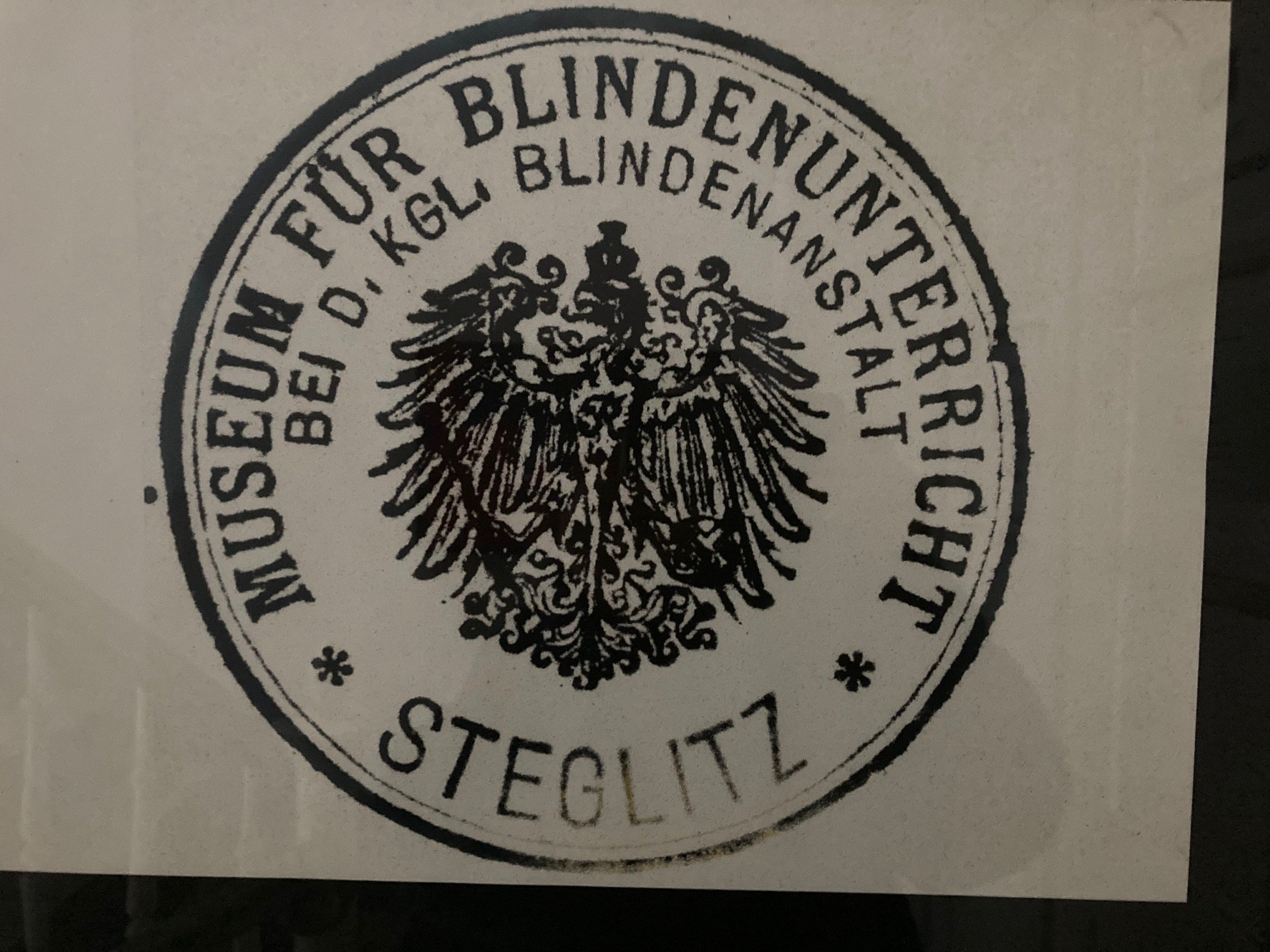 Bürostempel 1891 (Deutsches Blinden-Museum CC BY-NC-SA)