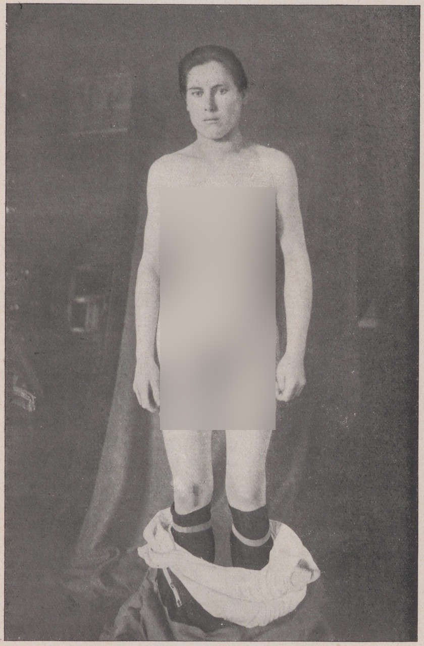 Fotografie, die eine 22 jährige Person zeigt (1) (Magnus-Hirschfeld-Gesellschaft Public Domain Mark)