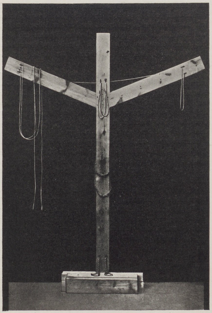Abbildung eines sog. „Folterkreuzes“ (Magnus-Hirschfeld-Gesellschaft Public Domain Mark)