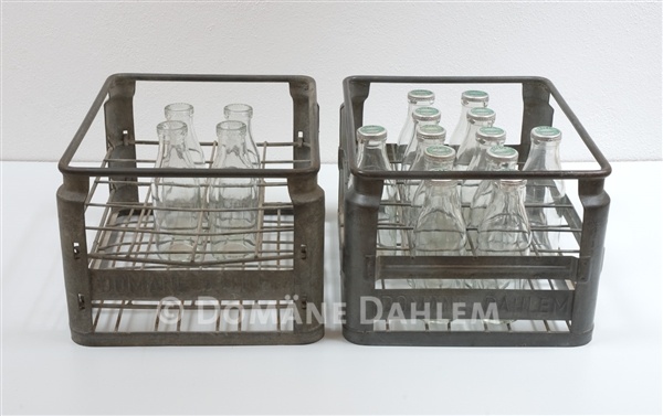 Zwei Flaschenkästen für 20 Milchflaschen (Stiftung Domäne Dahlem - Landgut und Museum CC BY-NC-SA)