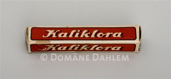 Zahnpastaschachtel &quot;Kaliklora&quot; (Stiftung Domäne Dahlem - Landgut und Museum CC BY-NC-SA)