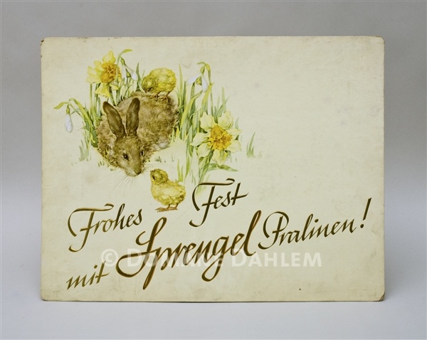 Reklameschild &quot;Frohes Fest mit Sprengel Pralinen !&quot; (Stiftung Domäne Dahlem - Landgut und Museum CC BY-NC-SA)