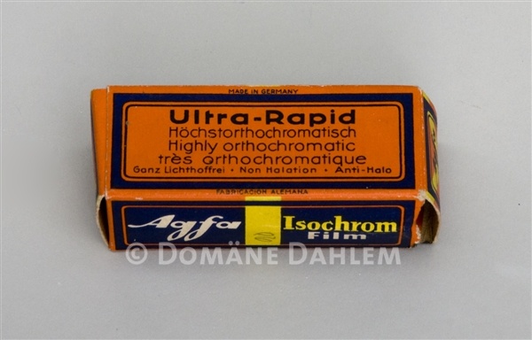 Verpackung &quot;Agfa Isochrom Film - Ultra-Rapid&quot; (Stiftung Domäne Dahlem - Landgut und Museum CC BY-NC-SA)