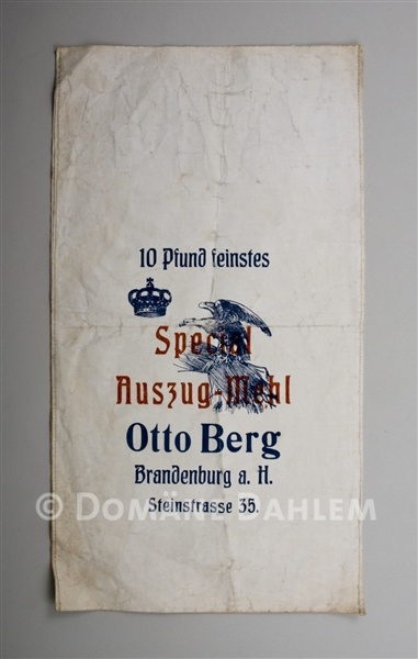 Mehlsack &quot;10 Pfund Spezial Auszug Mehl Otto Berg&quot; (Stiftung Domäne Dahlem - Landgut und Museum CC BY-NC-SA)