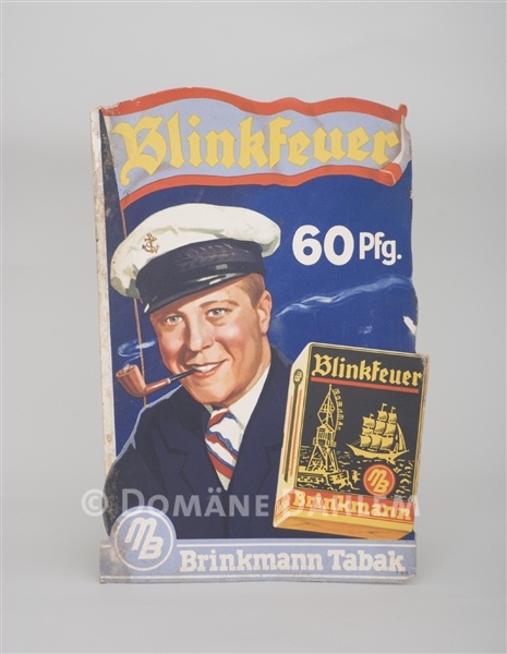 Reklameschild &quot;Blinkfeuer&quot; von &quot;Brinkmann Tabak &quot; (Stiftung Domäne Dahlem - Landgut und Museum CC BY-NC-SA)