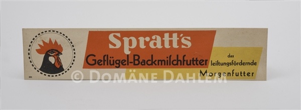 Reklameschild &quot;Spratt&rsquo;s&quot; (Stiftung Domäne Dahlem - Landgut und Museum CC BY-NC-SA)